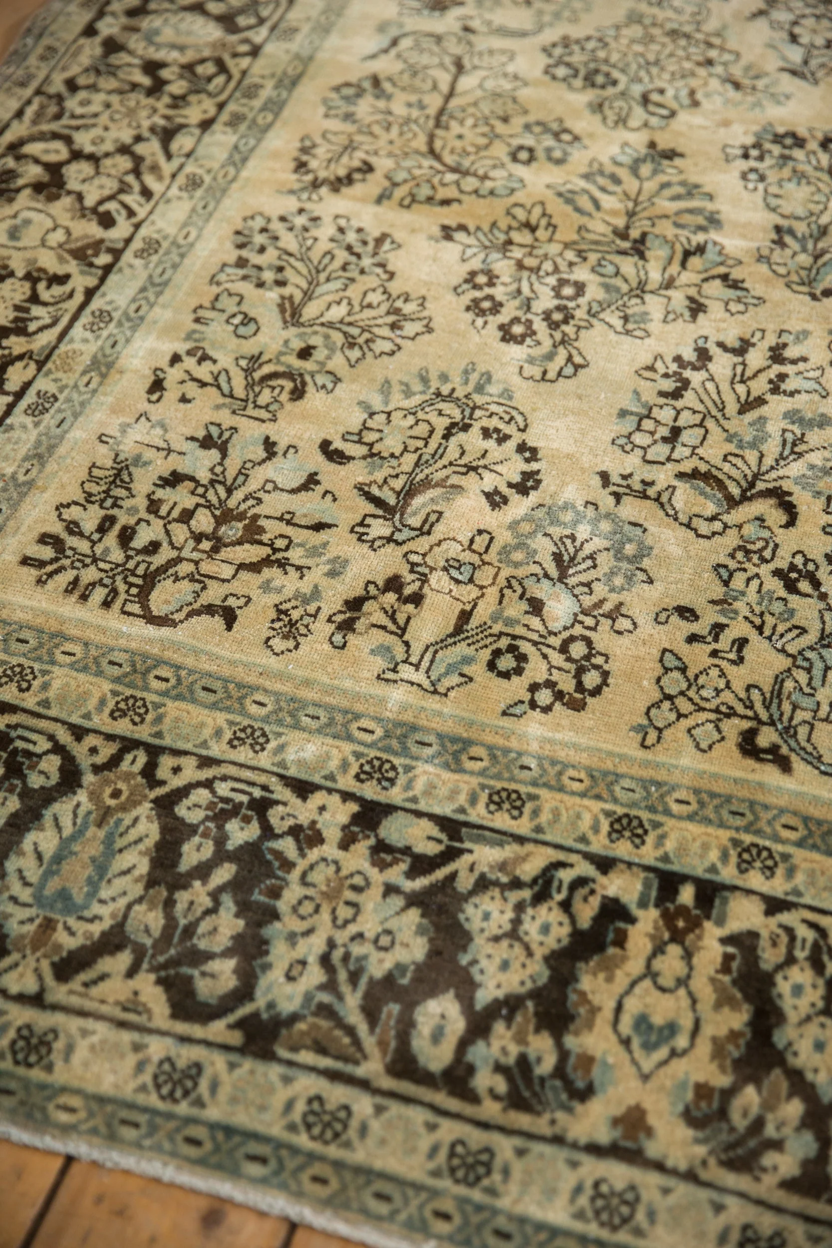 8.5x11.5 Vintage Distressed Arak Carpet - Image 8