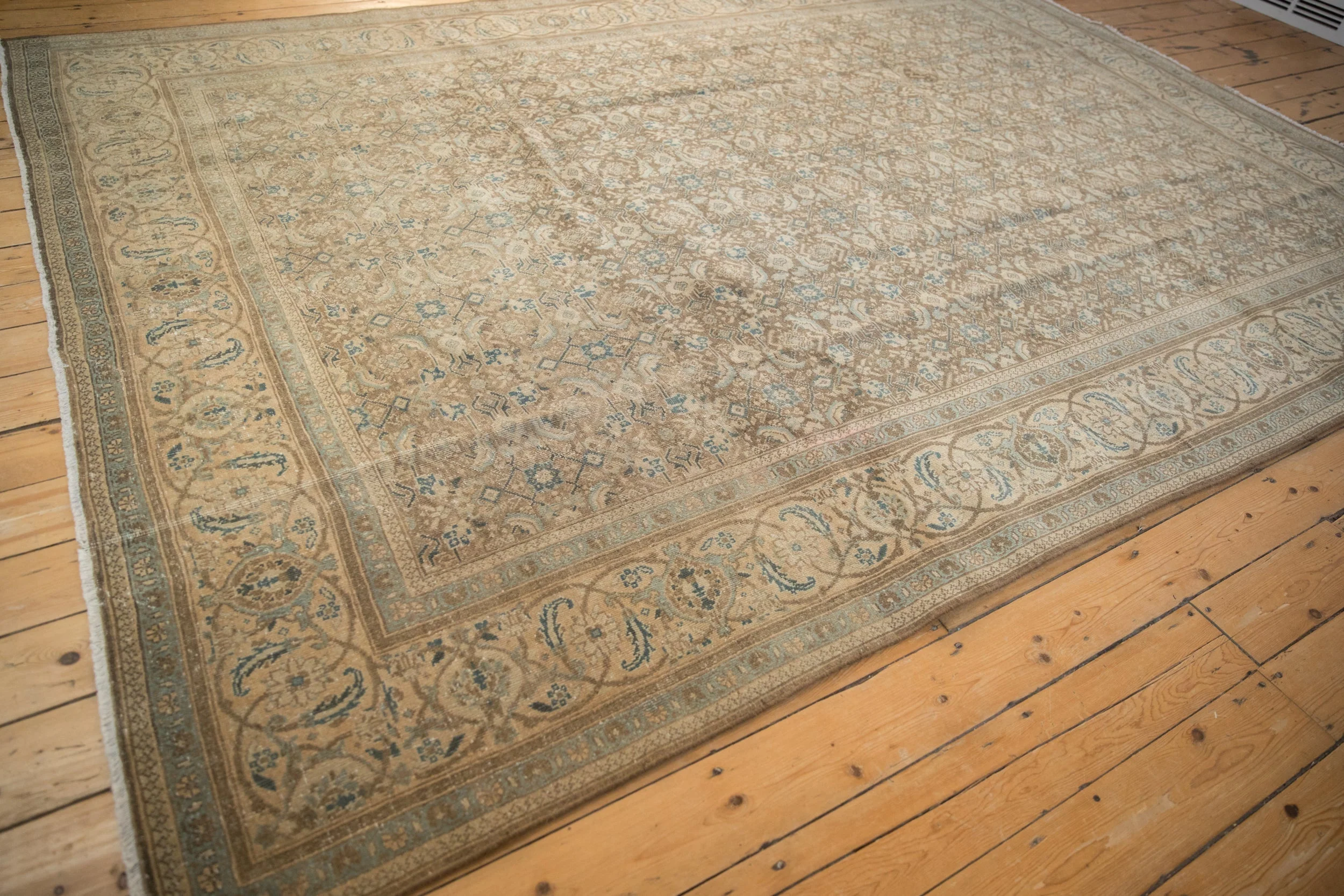 8.5x11.5 Vintage Distressed Mahal Carpet - Image 6