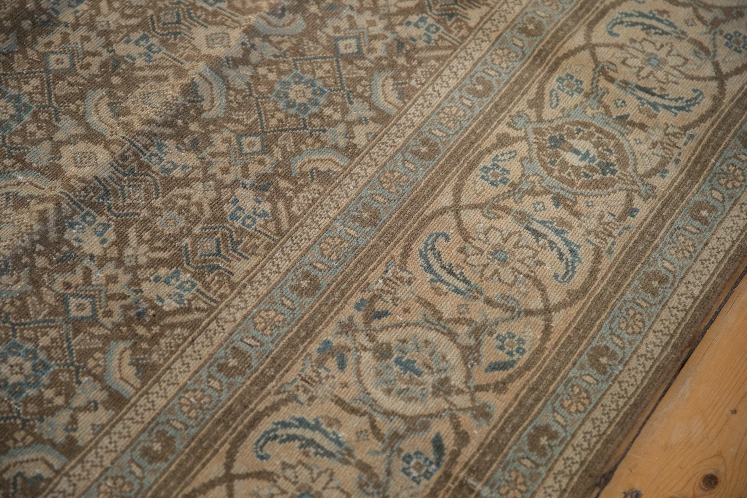 8.5x11.5 Vintage Distressed Mahal Carpet - Image 7