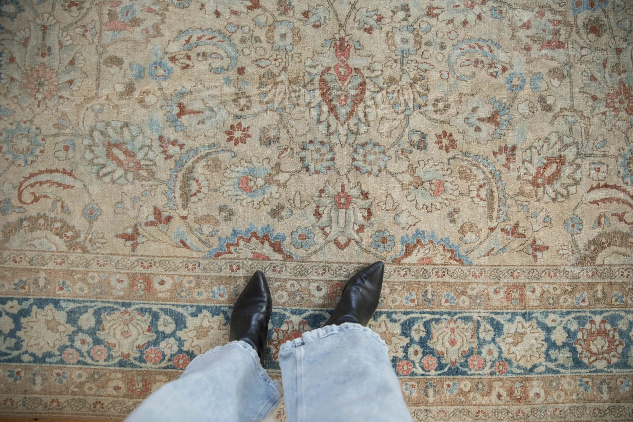 8.5x12 Vintage Distressed Meshed Carpet - Image 2