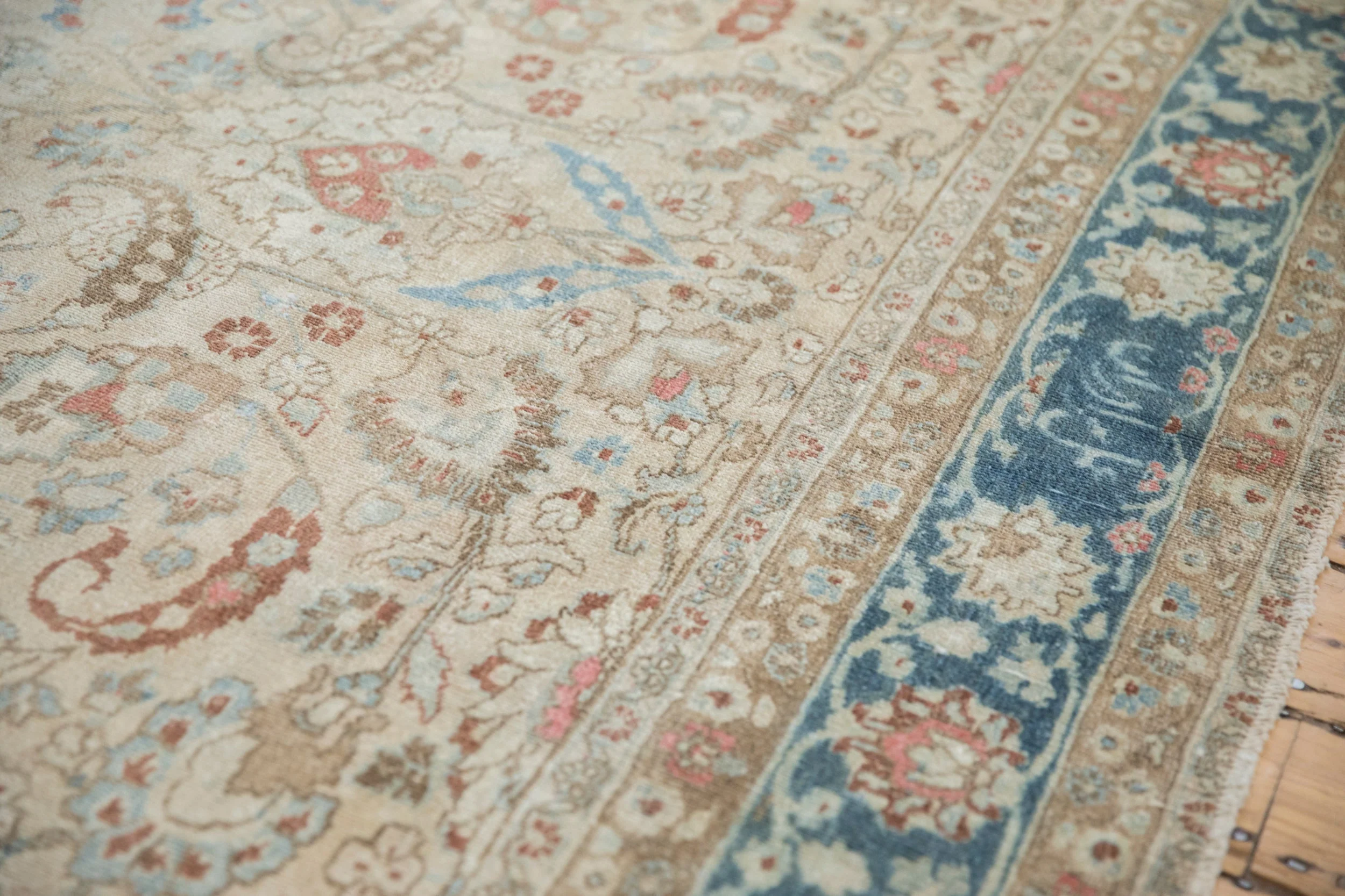 8.5x12 Vintage Distressed Meshed Carpet - Image 5