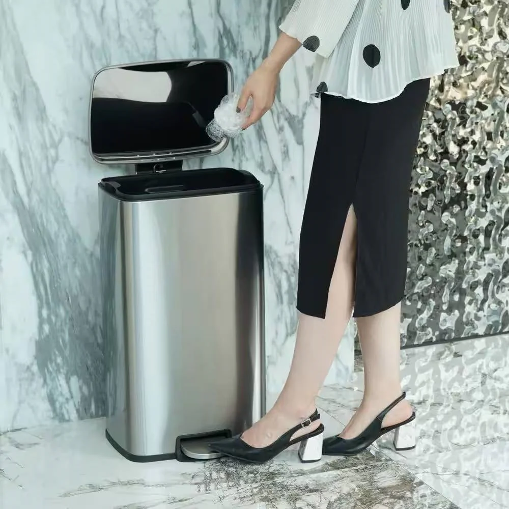 8-Gallon Stainless Steel Kitchen Trash Can with Step-on Lid - Image 3