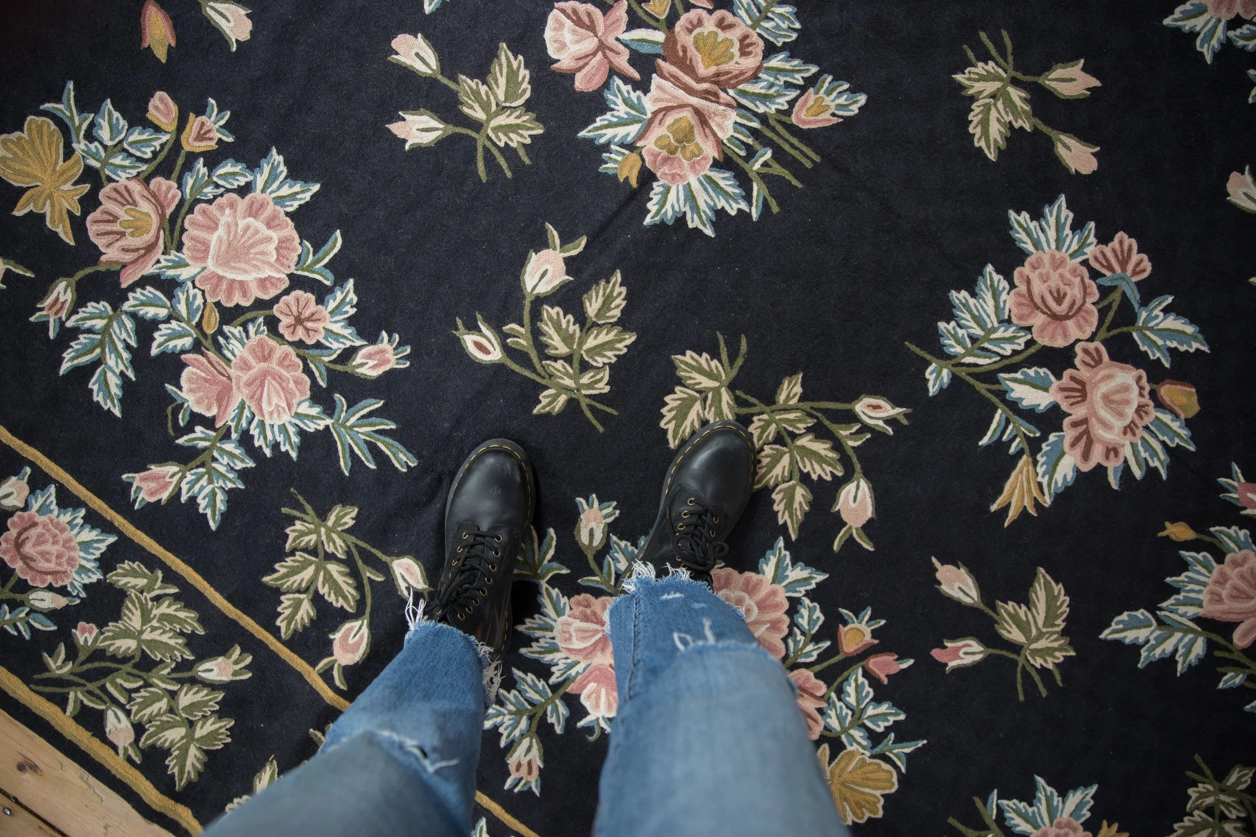 8x10.5 Vintage Chainstitch Carpet - Image 2