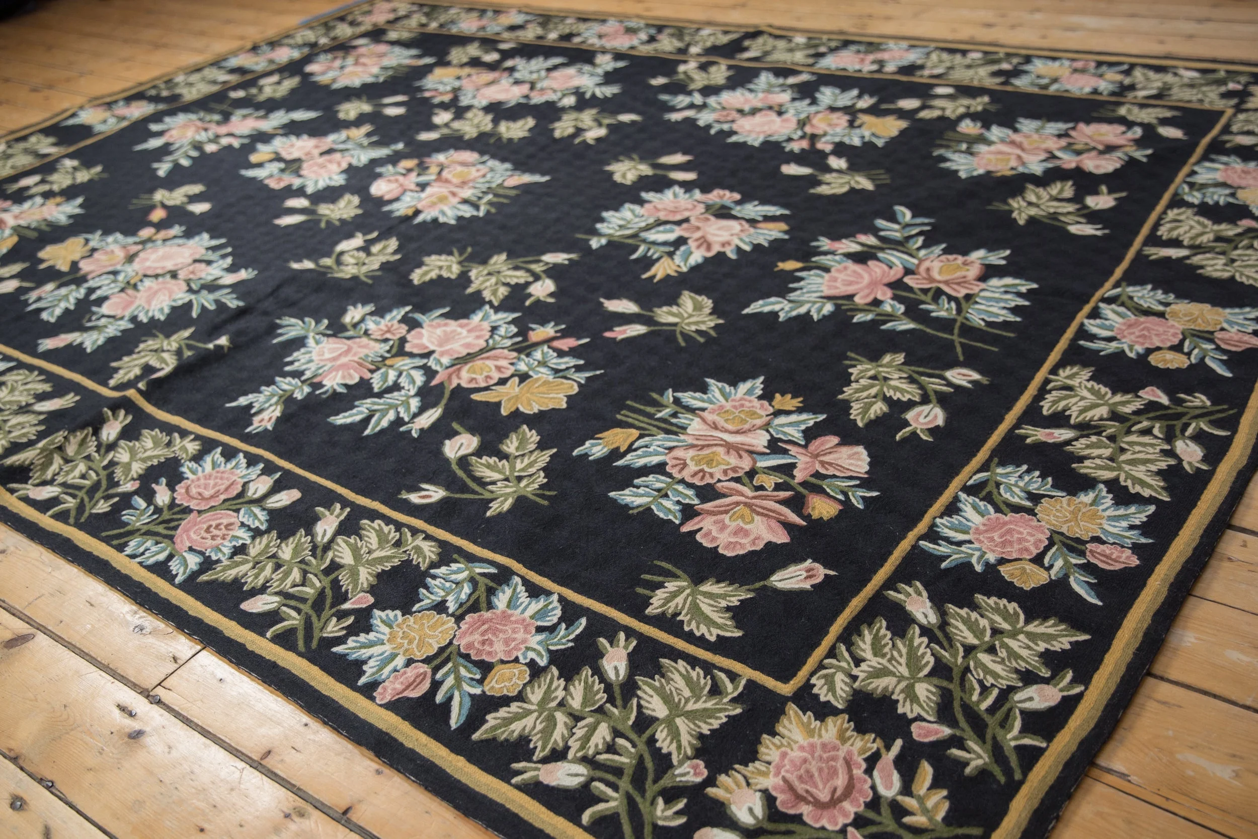 8x10.5 Vintage Chainstitch Carpet - Image 4