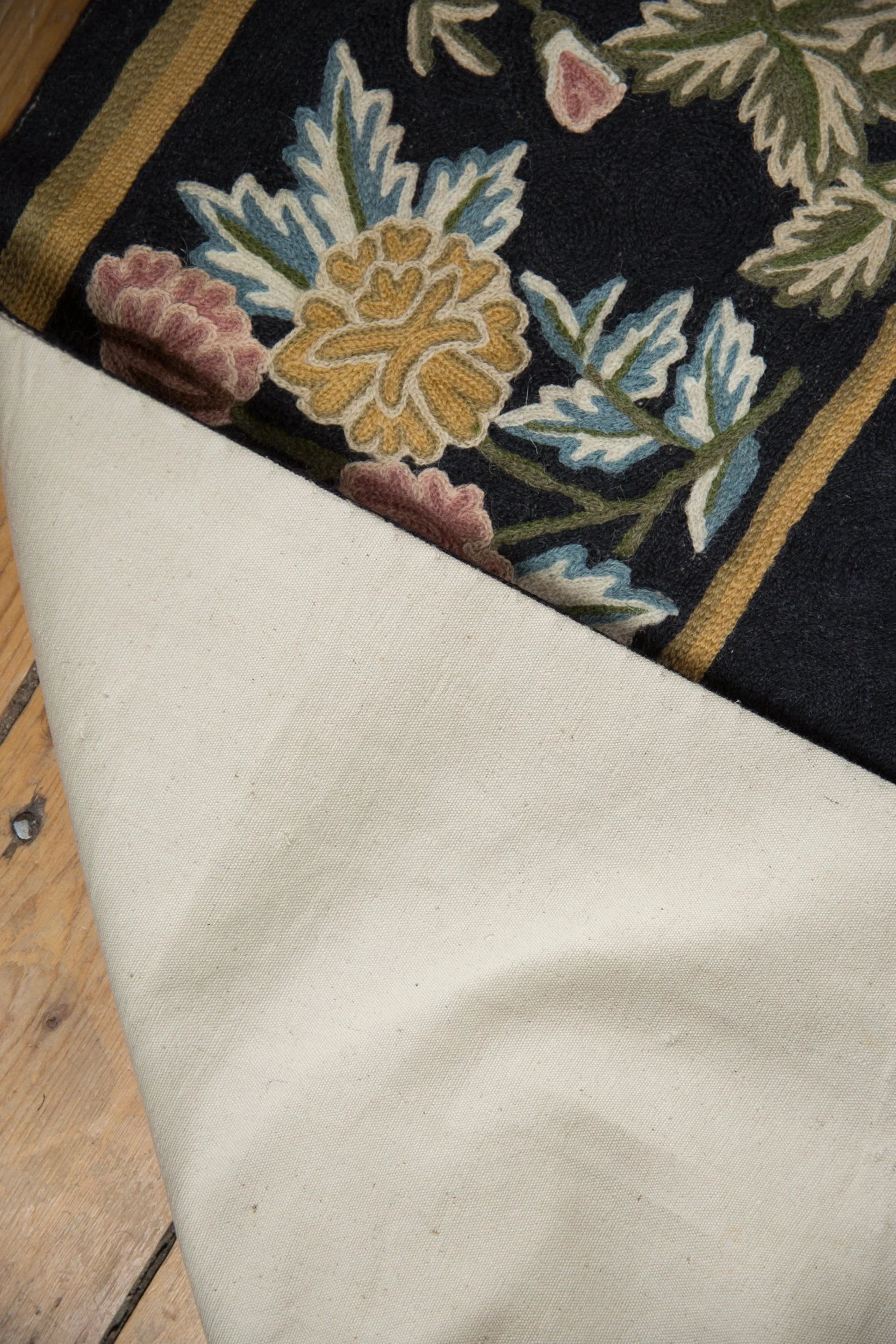 8x10.5 Vintage Chainstitch Carpet - Image 8