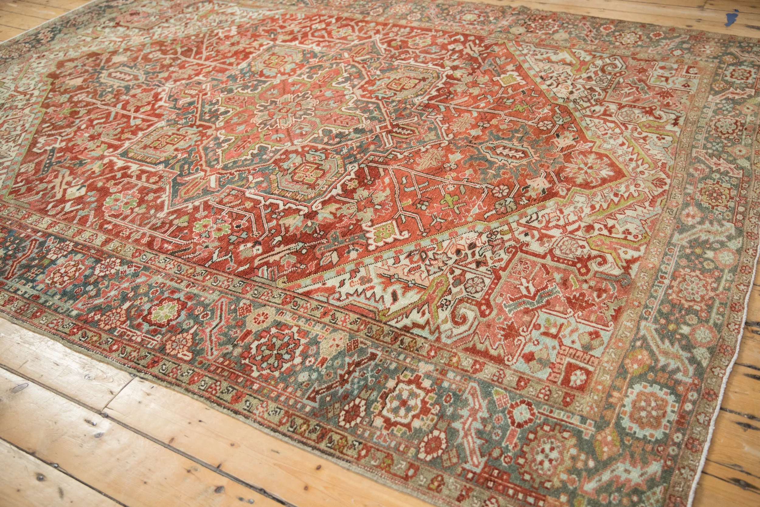 8x10.5 Vintage Distressed Heriz Carpet - Image 10