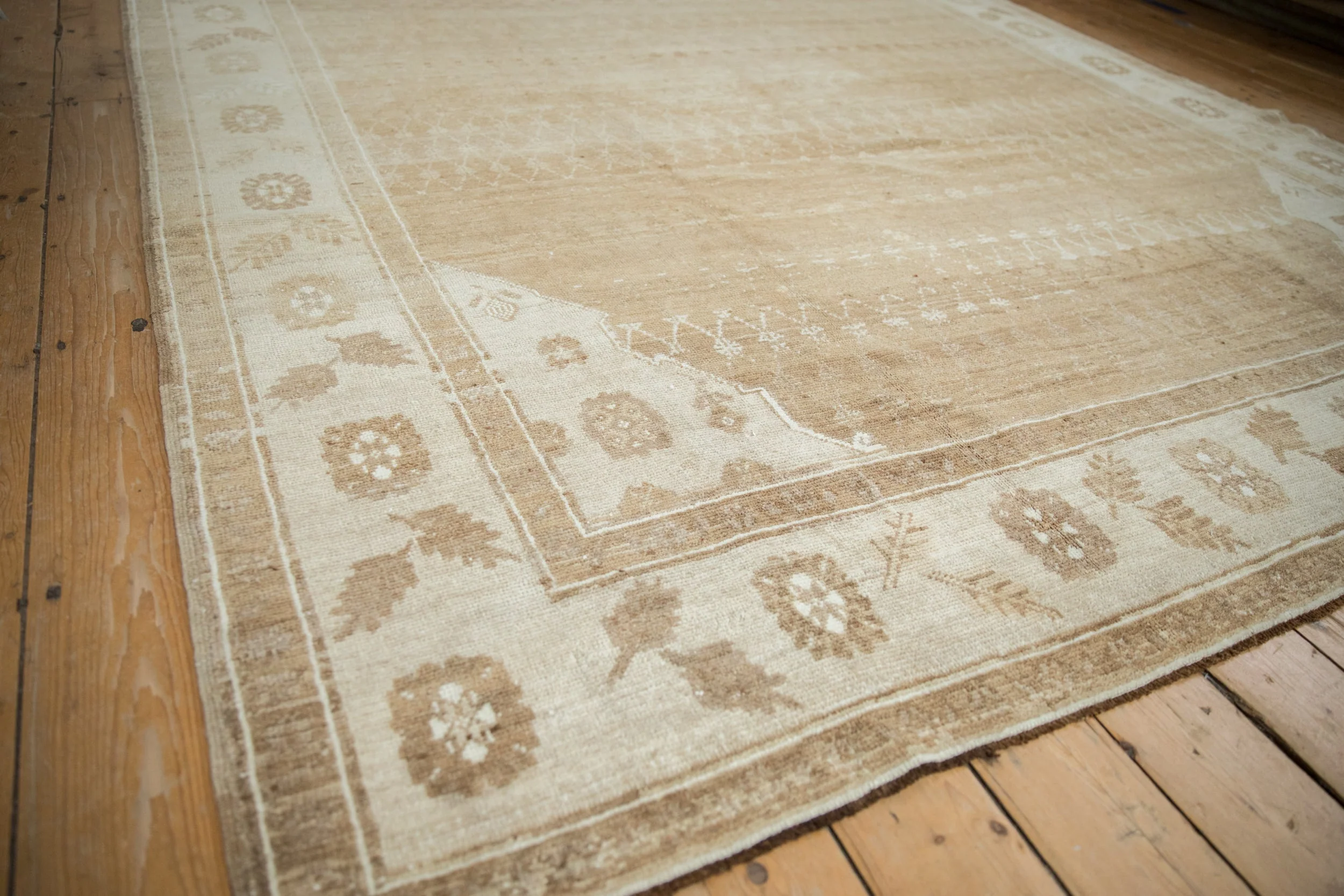 8x10.5 Vintage Distressed Kars Carpet - Image 4