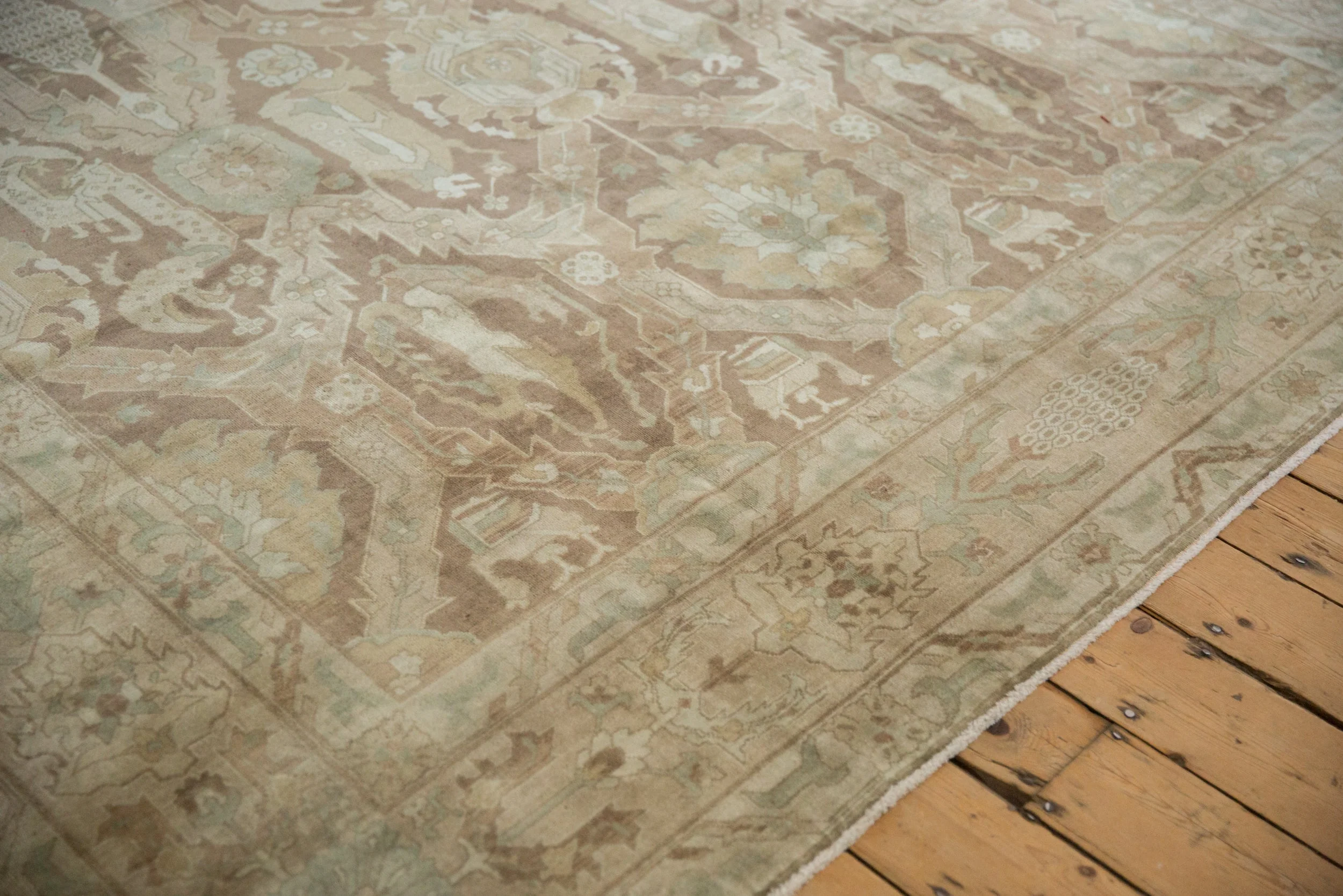 8x10.5 Vintage Distressed Sivas Carpet - Image 4