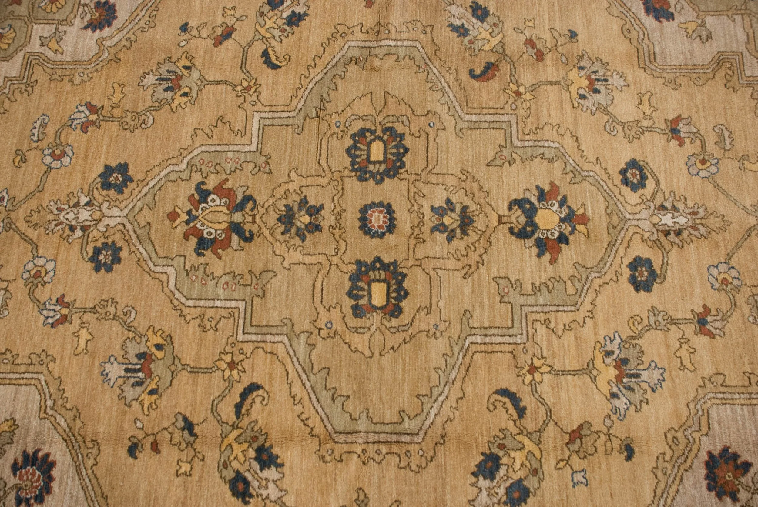 8x10 Vintage Armenian Heriz Design Carpet - Image 5