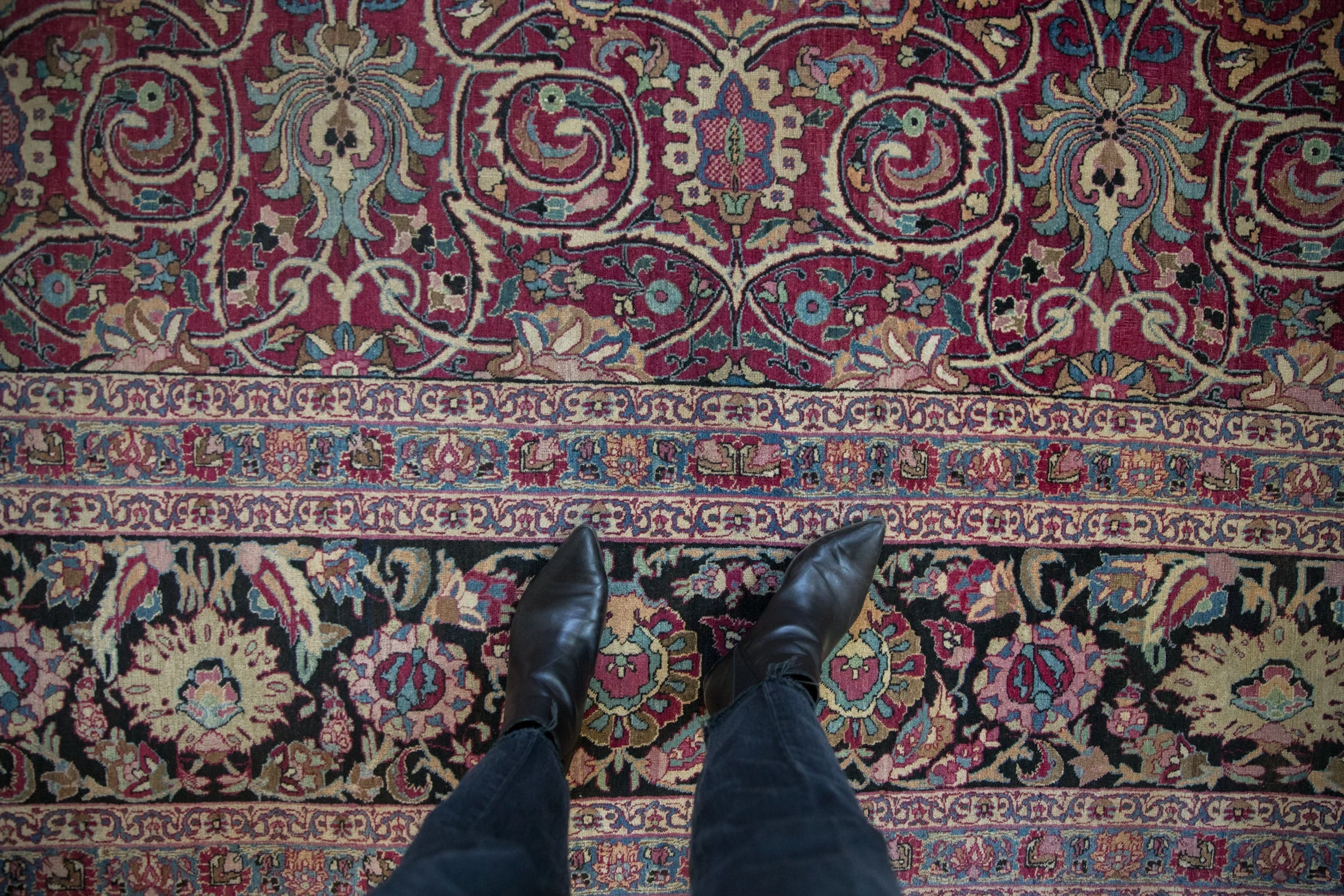 8x11 Antique Meshed Carpet - Image 2