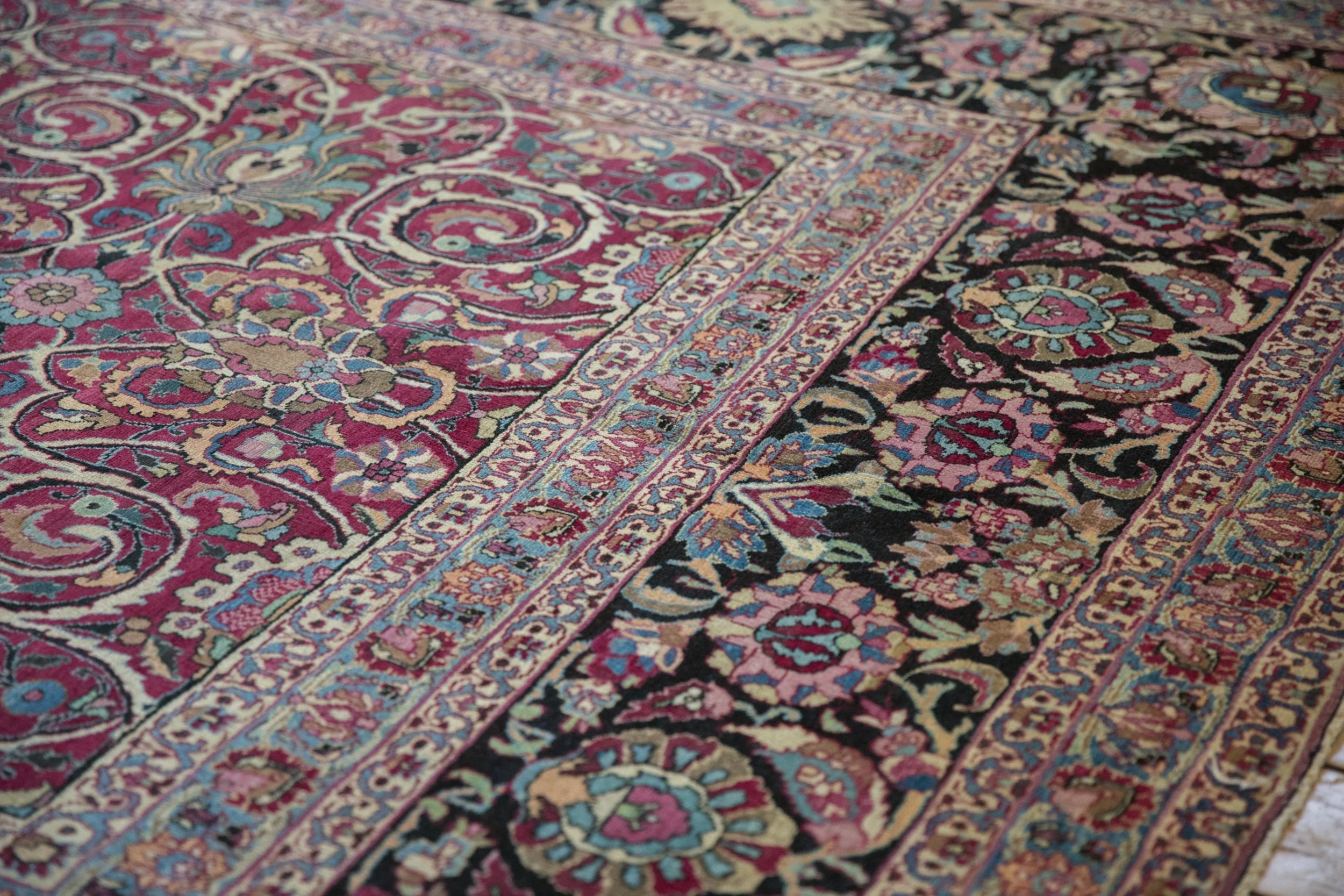 8x11 Antique Meshed Carpet - Image 5