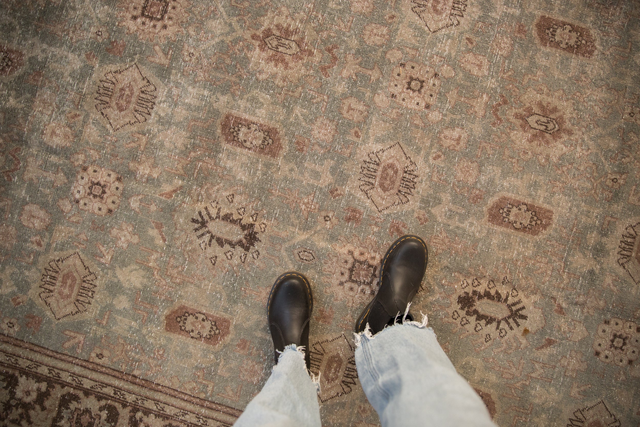 8x11 Vintage Distressed Mahal Carpet - Image 2
