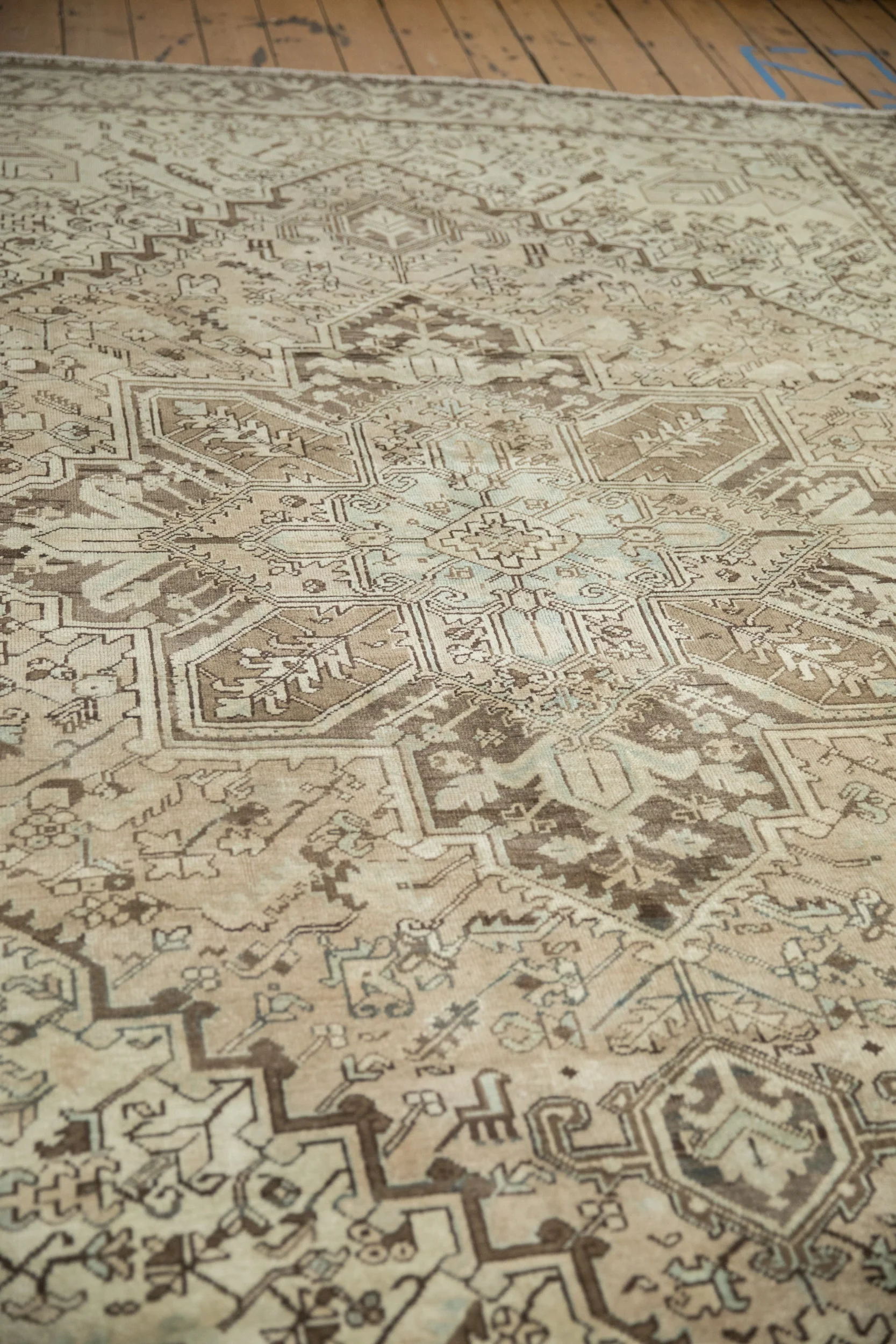 8x11 Vintage Distressed Mehrivan Carpet - Image 4