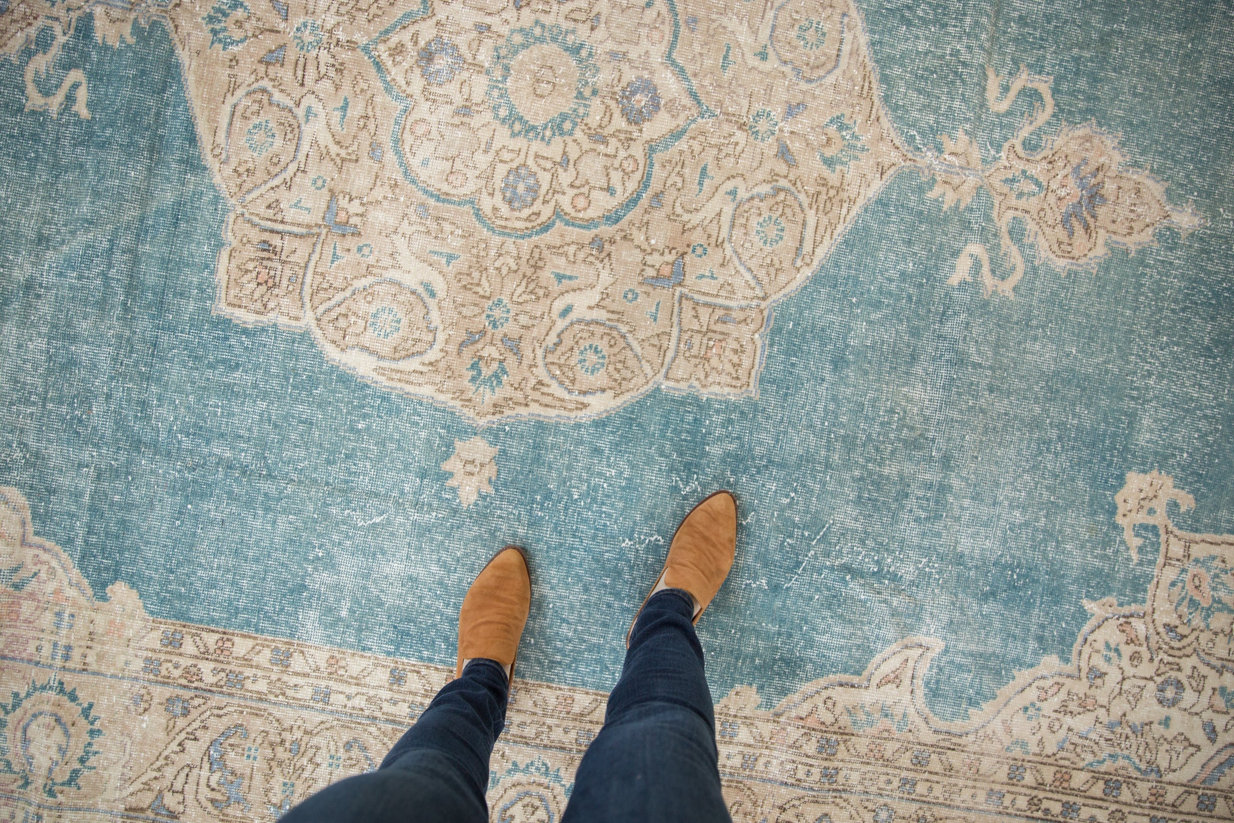 8x12 Vintage Distressed Sivas Carpet - Image 2
