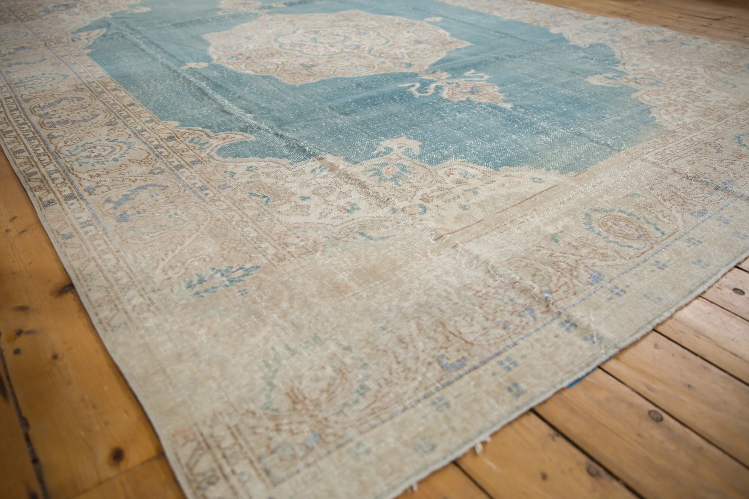 8x12 Vintage Distressed Sivas Carpet - Image 3