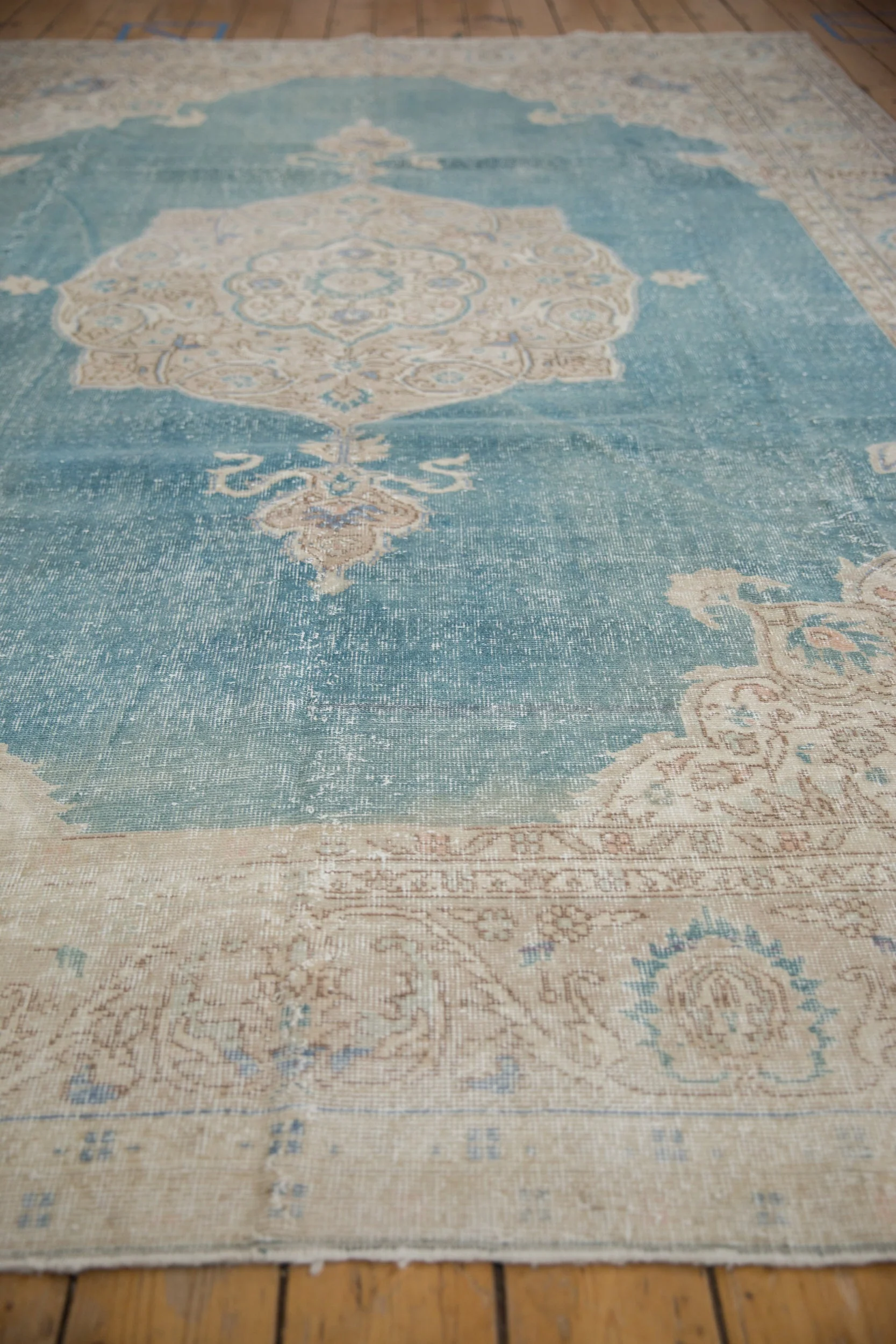 8x12 Vintage Distressed Sivas Carpet - Image 5