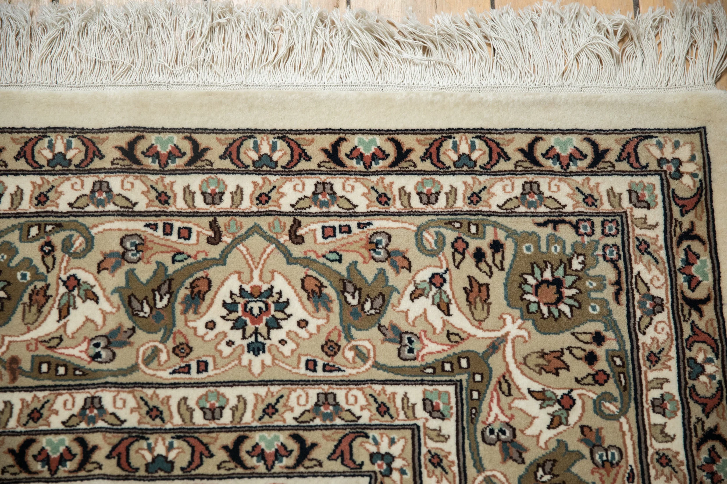 8x8 New Indian Isfahan Design Square Carpet - Image 3