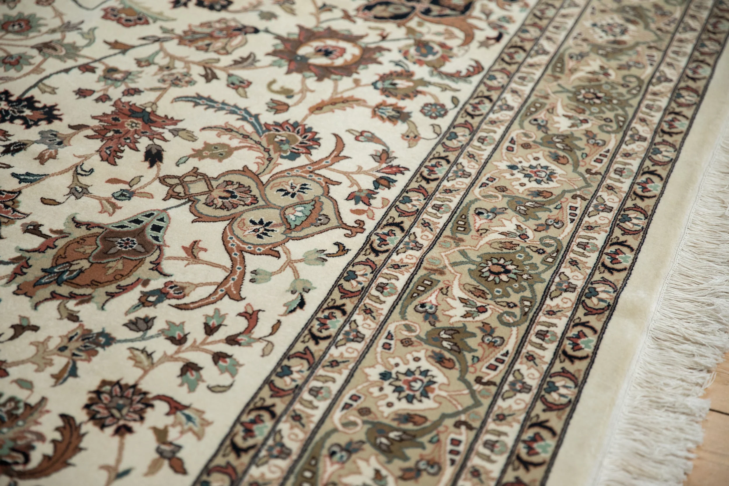 8x8 New Indian Isfahan Design Square Carpet - Image 5