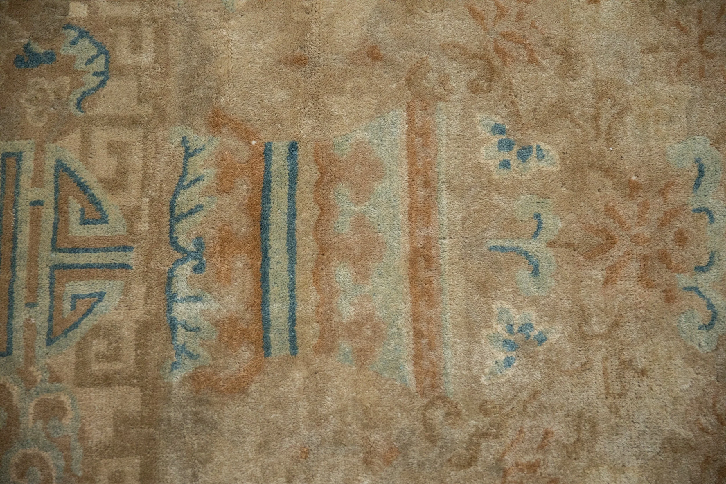 8x9.5 Antique Art Deco Carpet - Image 3