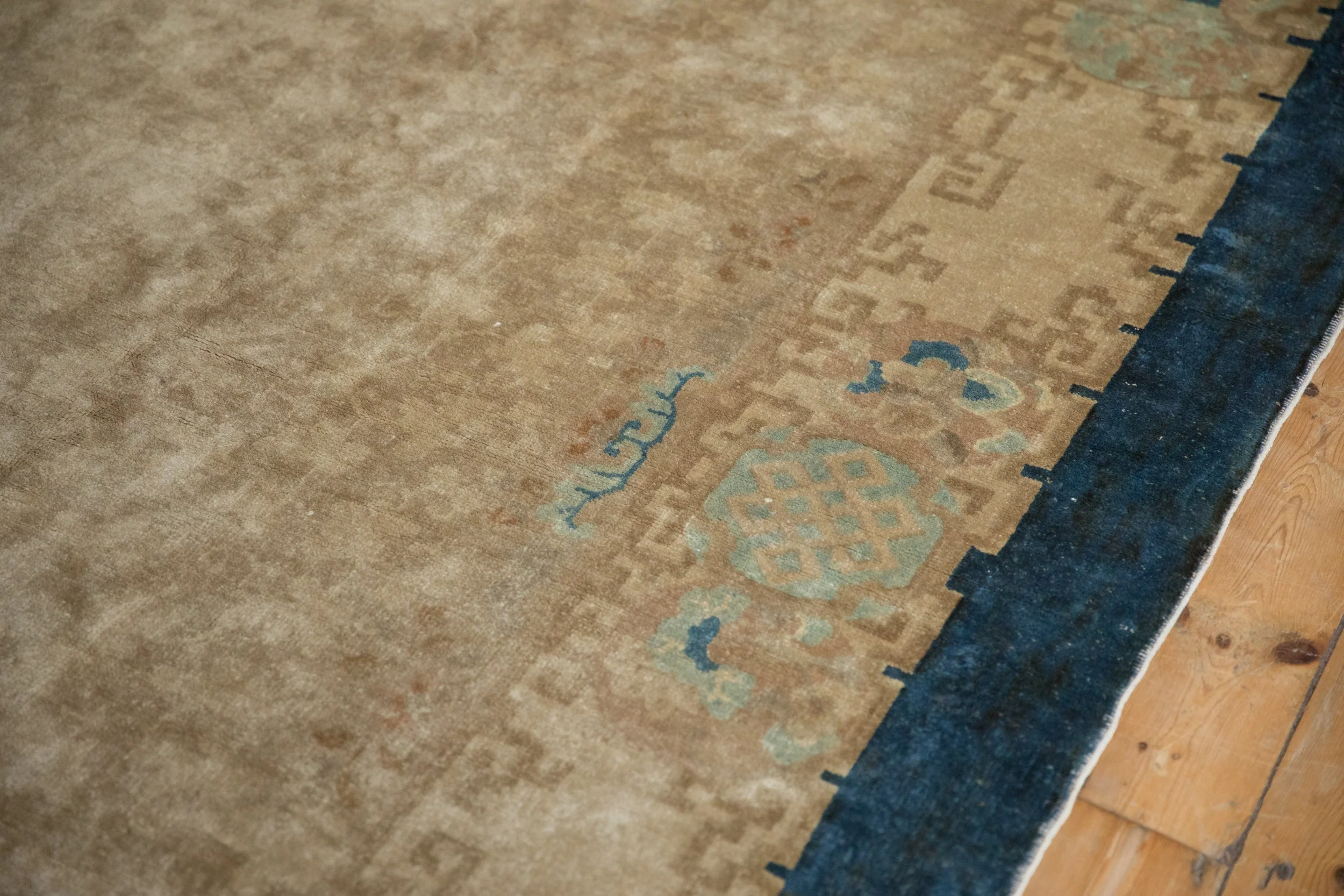 8x9.5 Antique Art Deco Carpet - Image 7