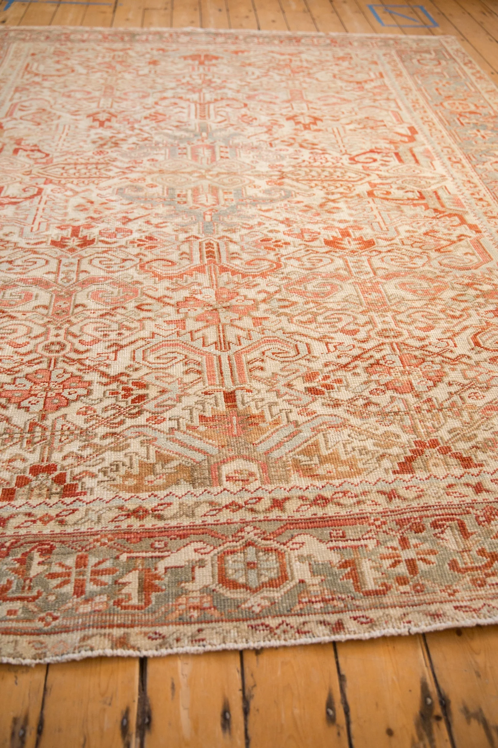 8x9.5 Vintage Distressed Heriz Carpet - Image 8