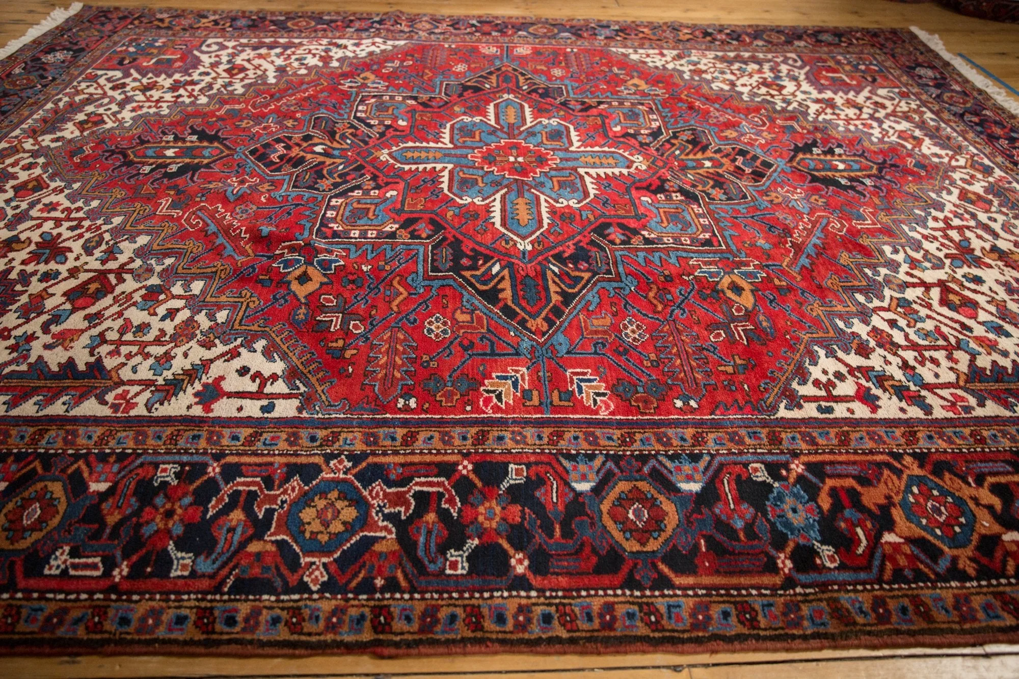9.5x11.5 Vintage Heriz Carpet - Image 12