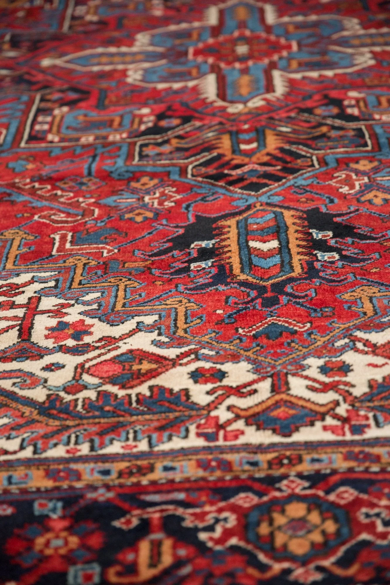 9.5x11.5 Vintage Heriz Carpet - Image 6