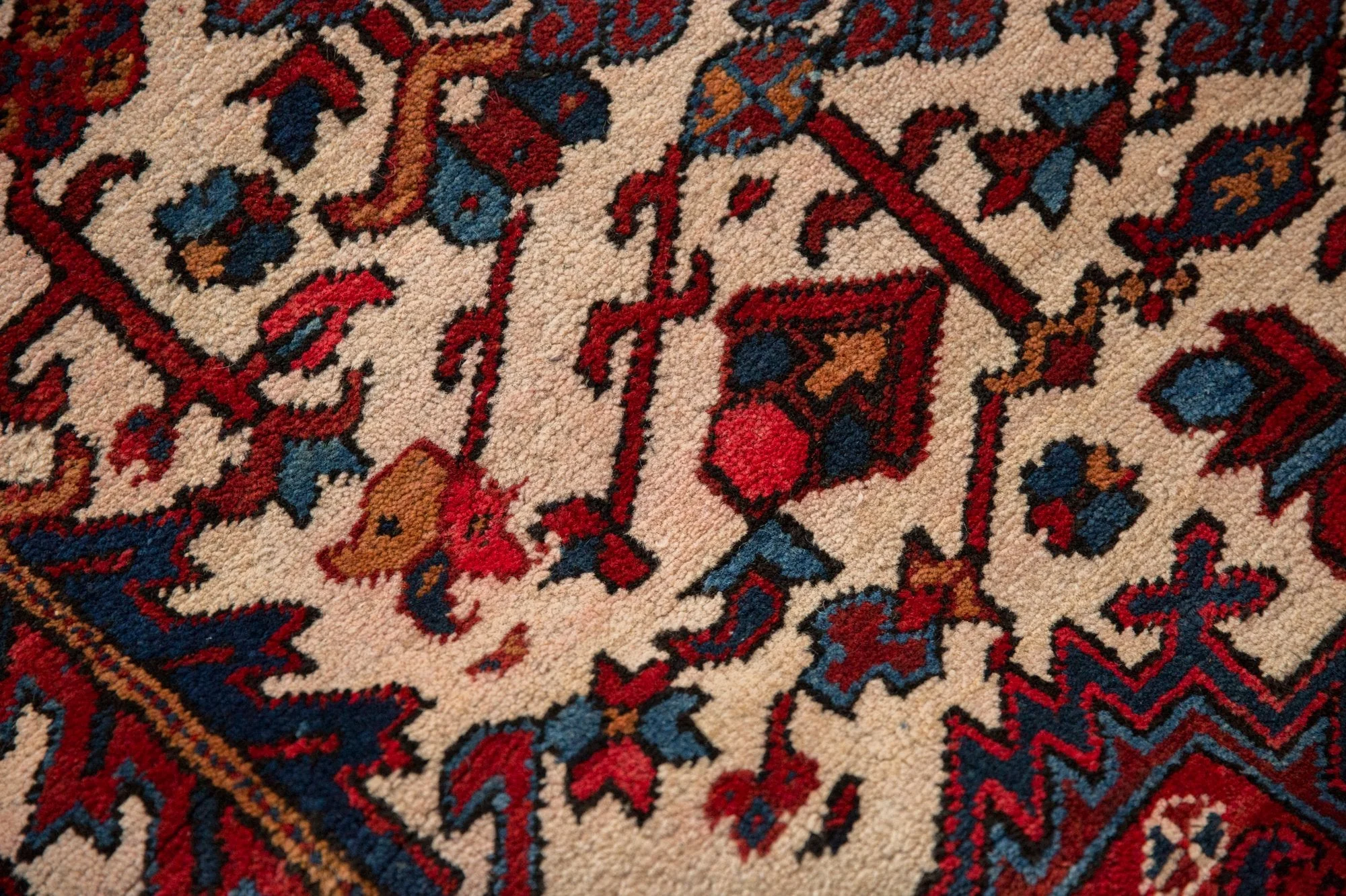 9.5x11.5 Vintage Heriz Carpet - Image 9