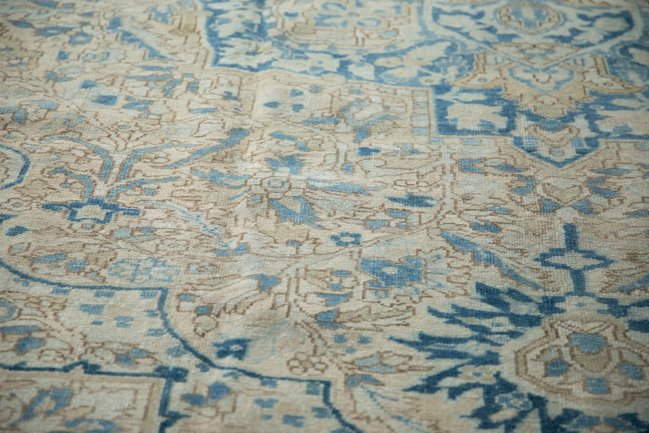9.5x12.5 Vintage Distressed Heriz Carpet - Image 9