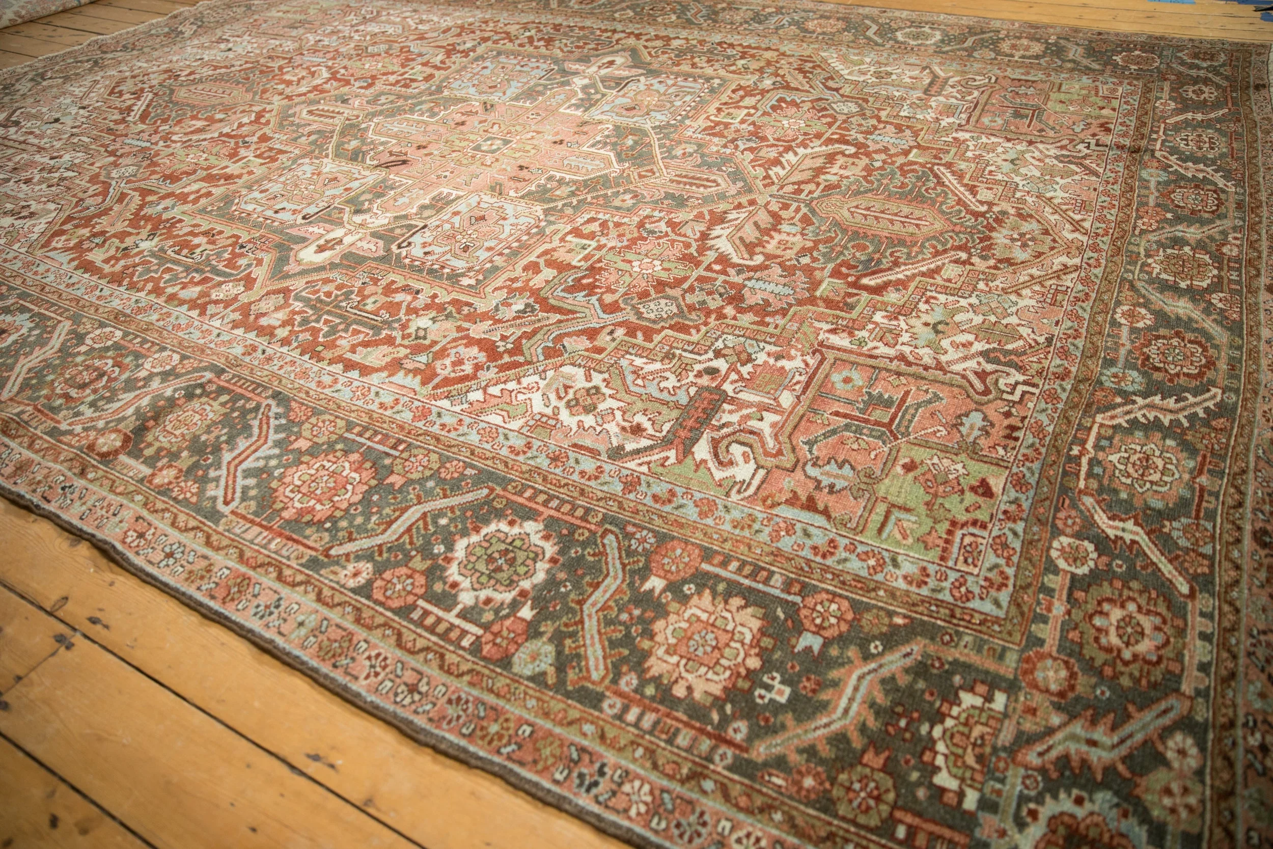 9.5x12.5 Vintage Distressed Heriz Carpet - Image 4