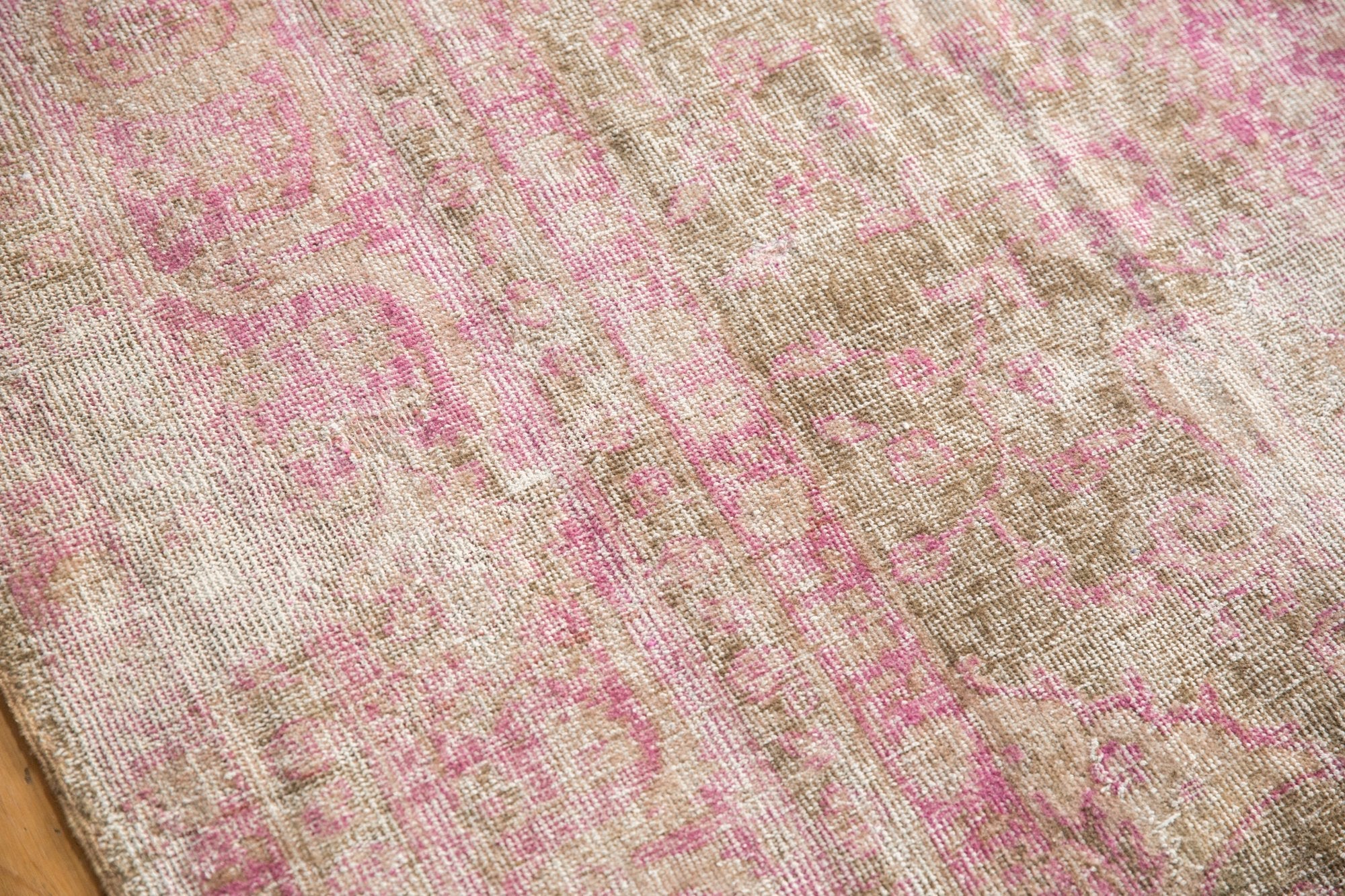 9.5x12.5 Vintage Distressed Sivas Carpet - Image 12