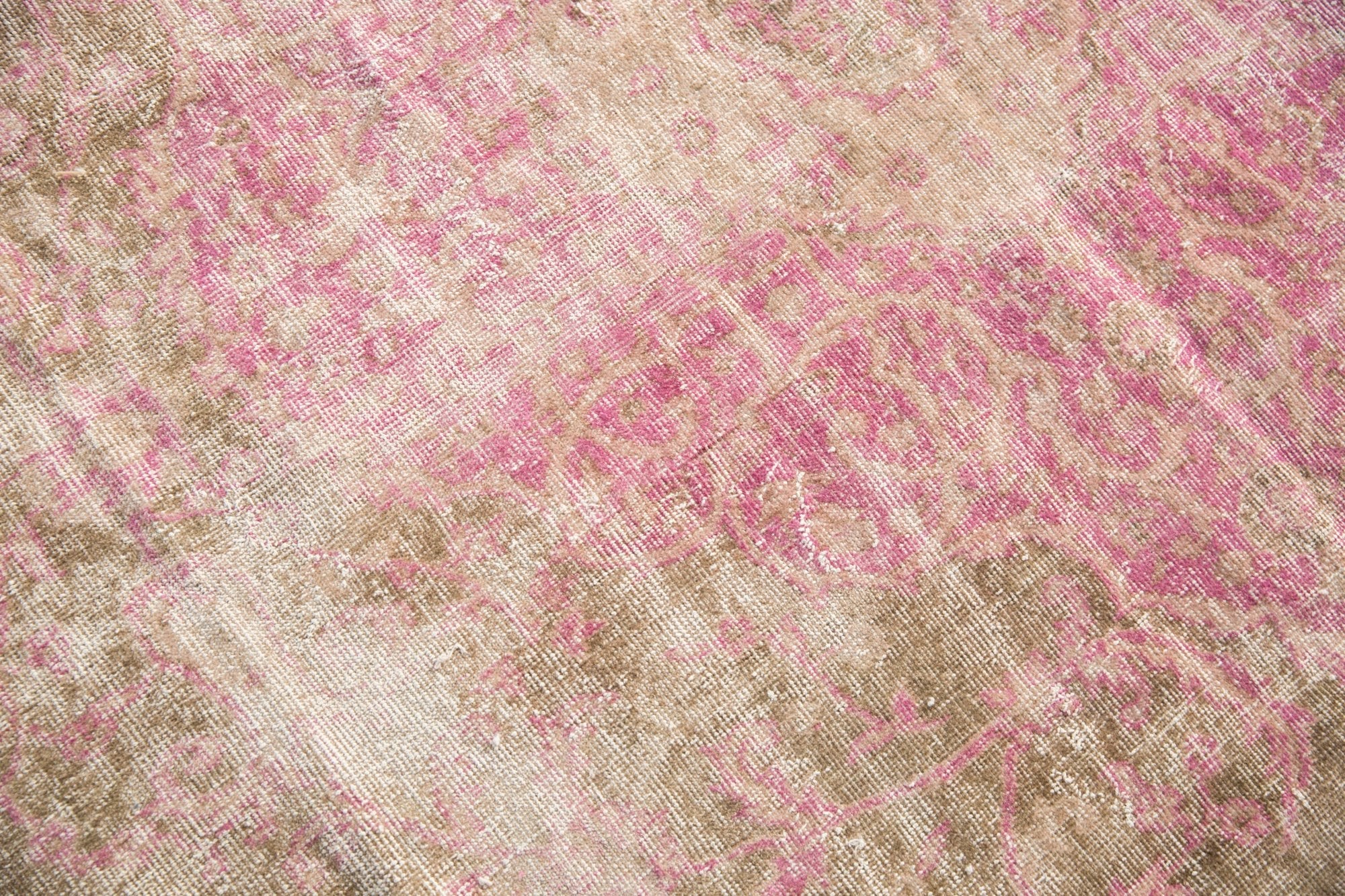 9.5x12.5 Vintage Distressed Sivas Carpet - Image 15
