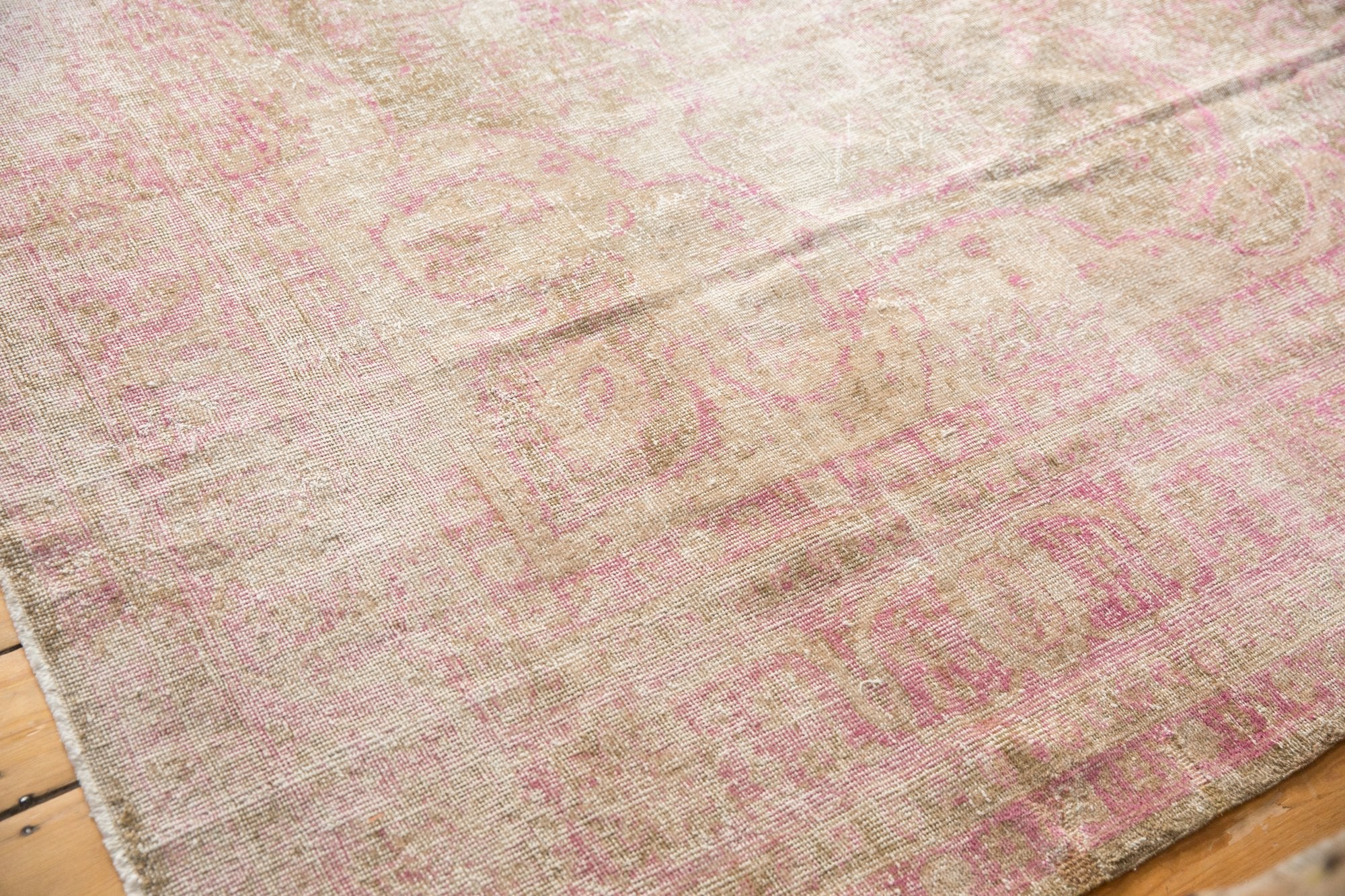9.5x12.5 Vintage Distressed Sivas Carpet - Image 4