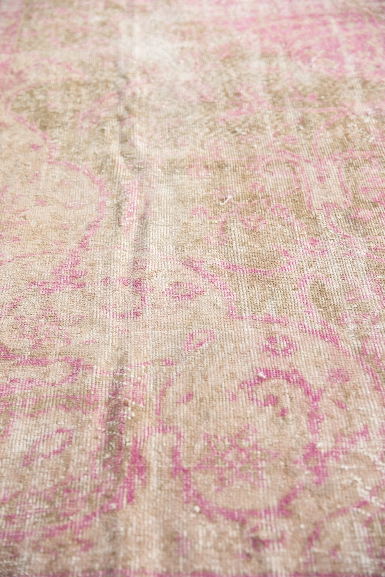 9.5x12.5 Vintage Distressed Sivas Carpet - Image 9