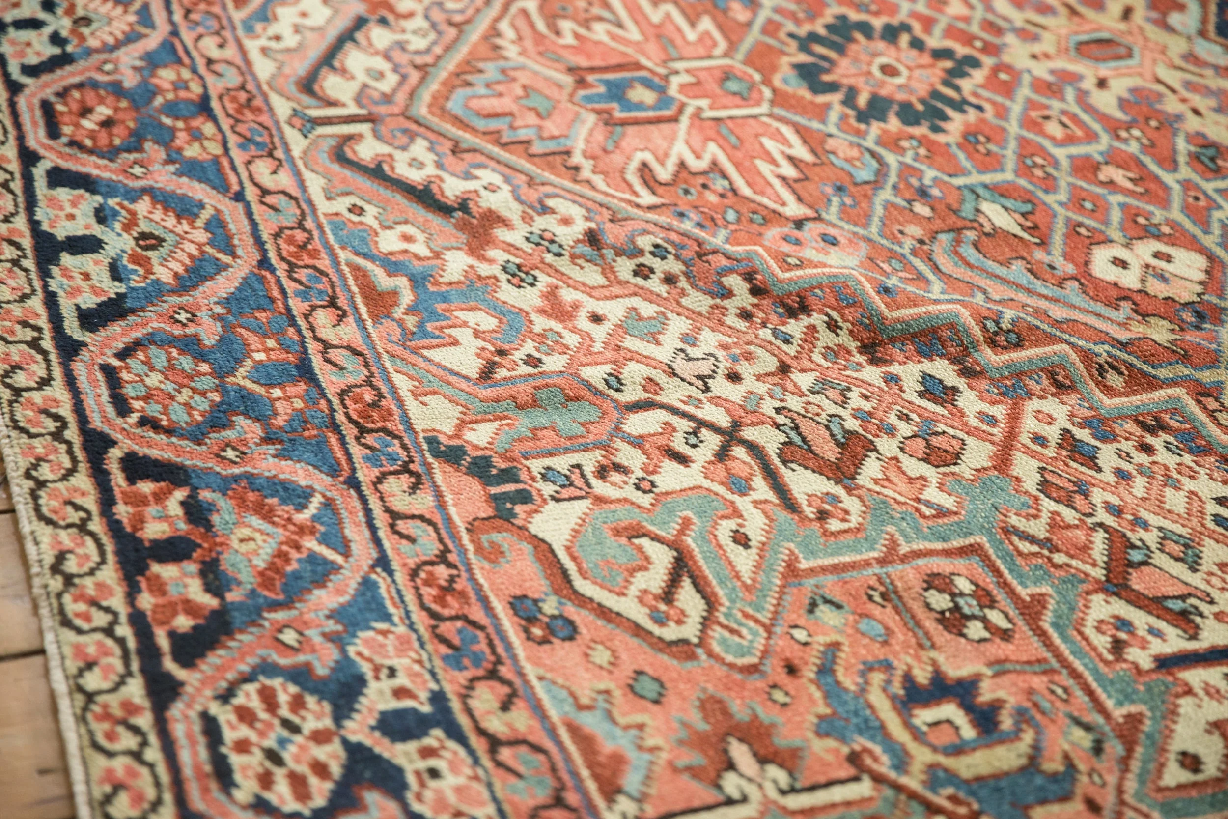 9.5x12 Vintage Heriz Carpet - Image 12