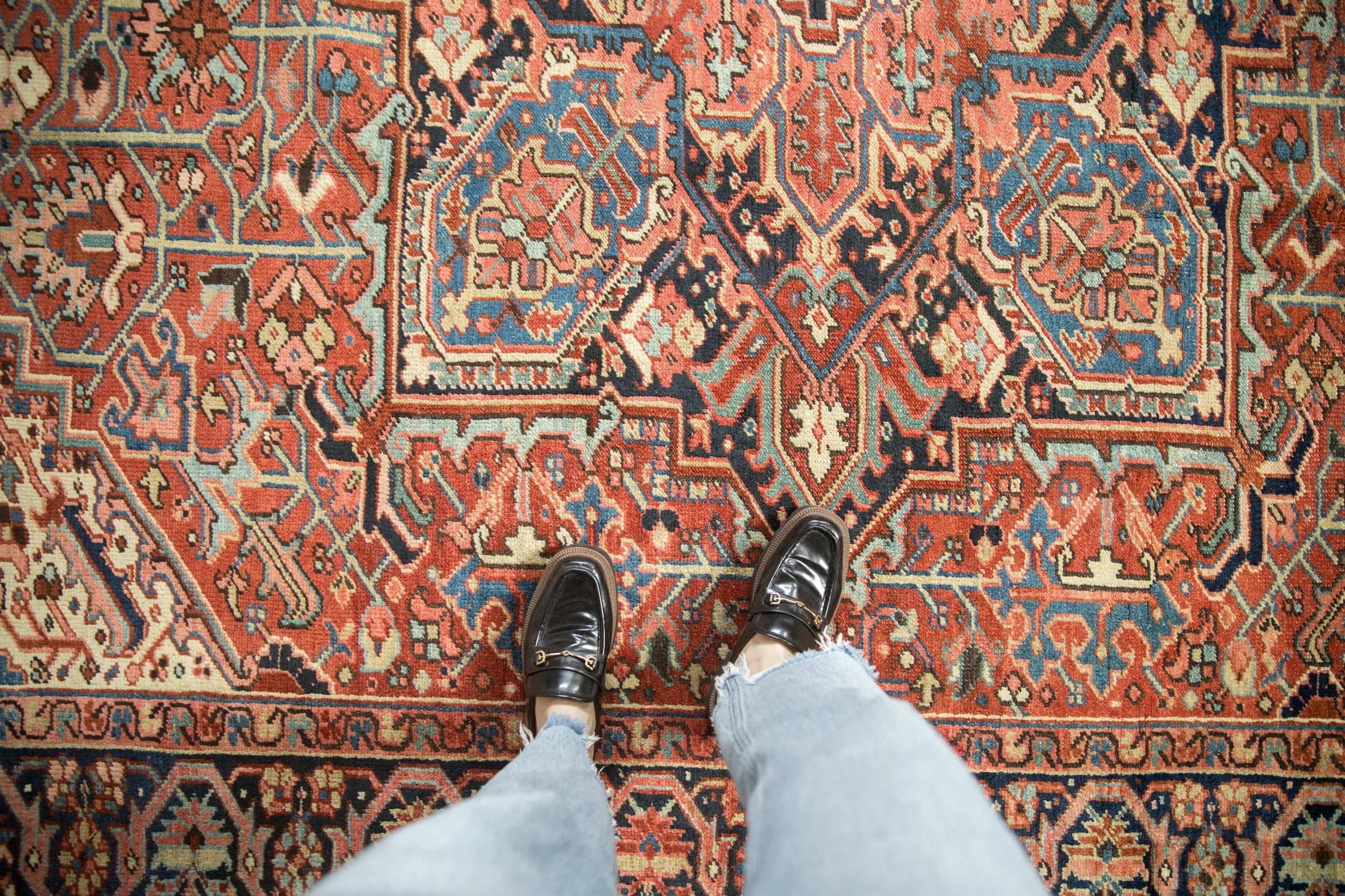 9.5x12 Vintage Heriz Carpet - Image 2
