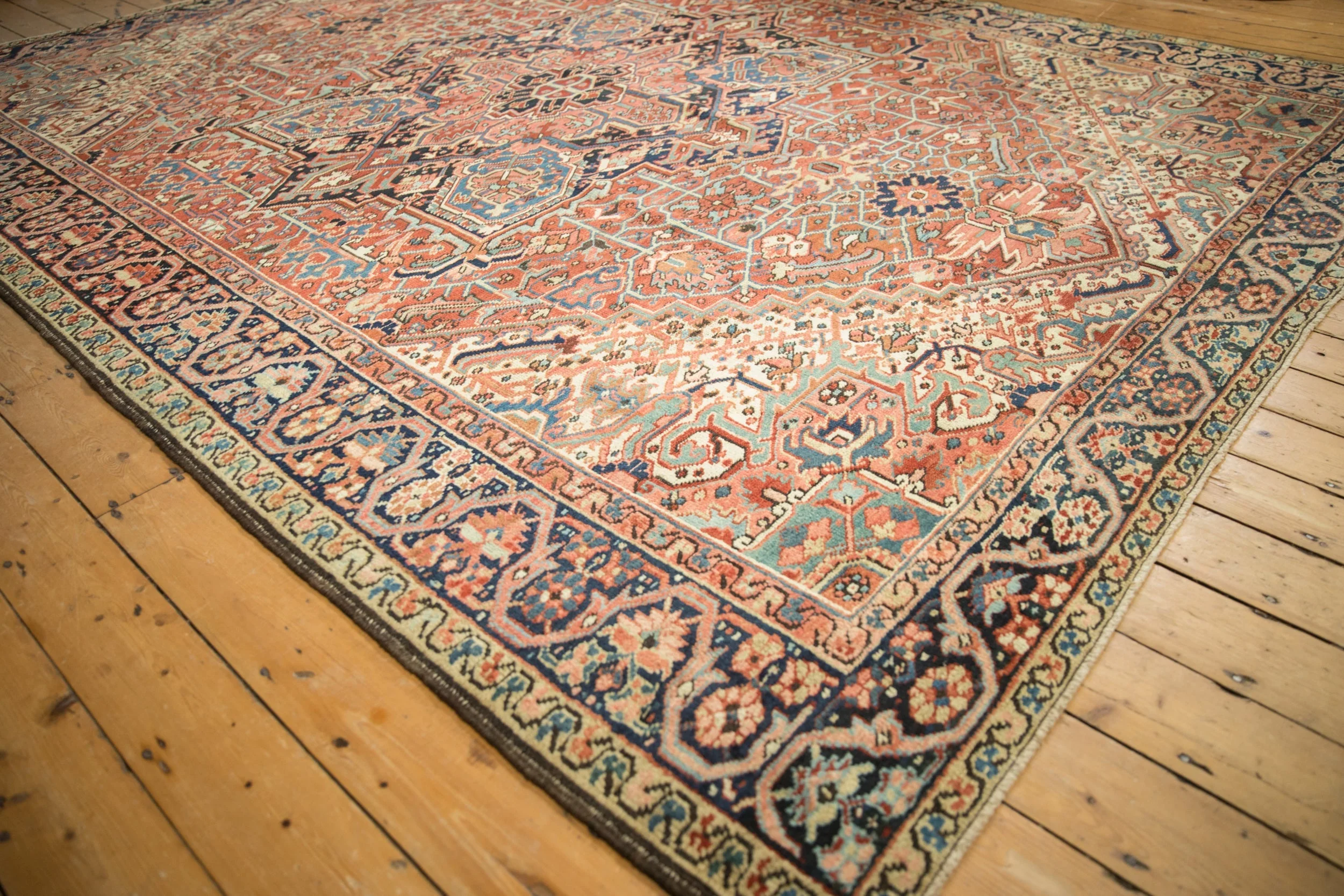 9.5x12 Vintage Heriz Carpet - Image 4