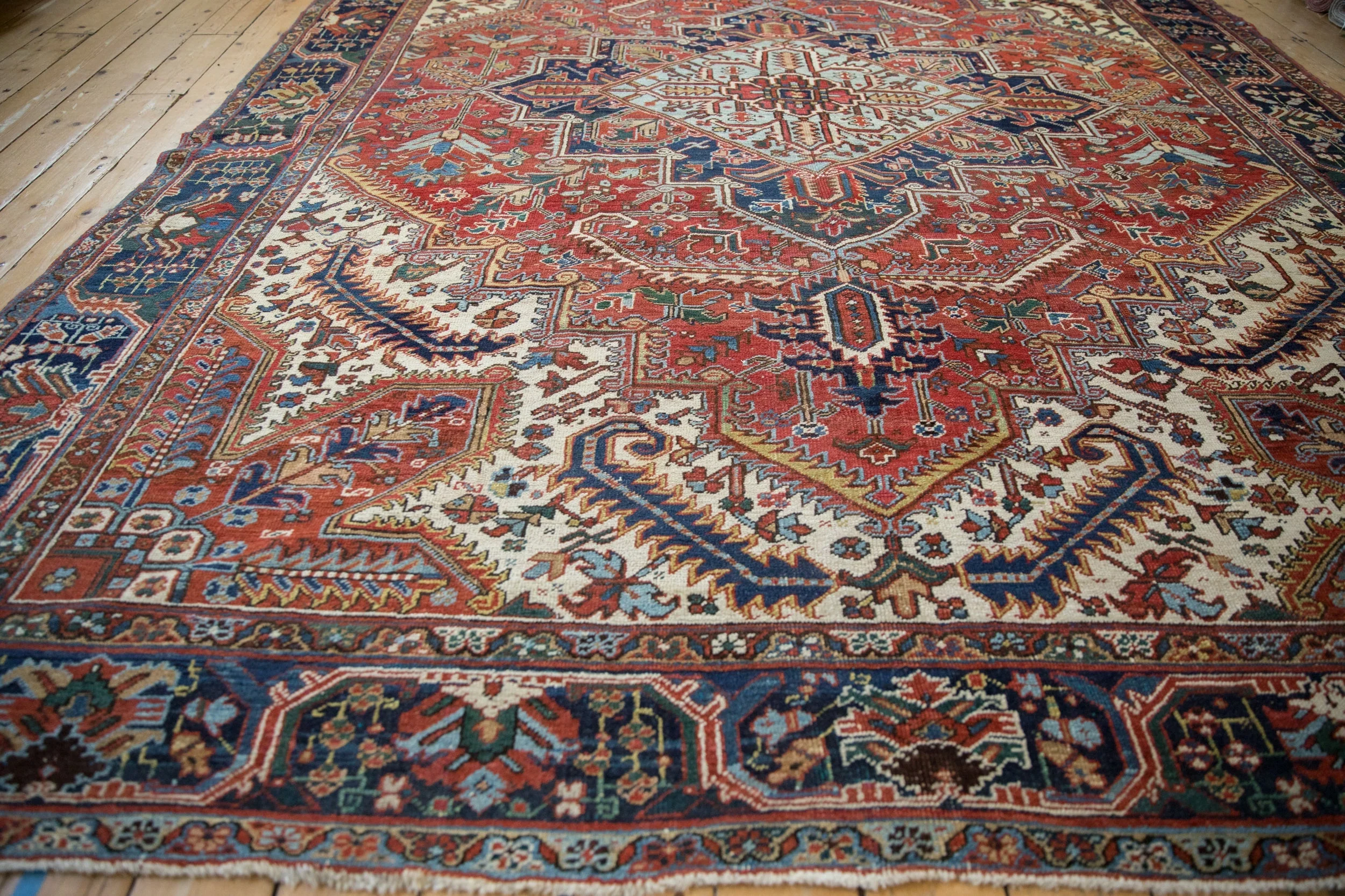 9.5x12 Vintage Heriz Carpet - Image 11