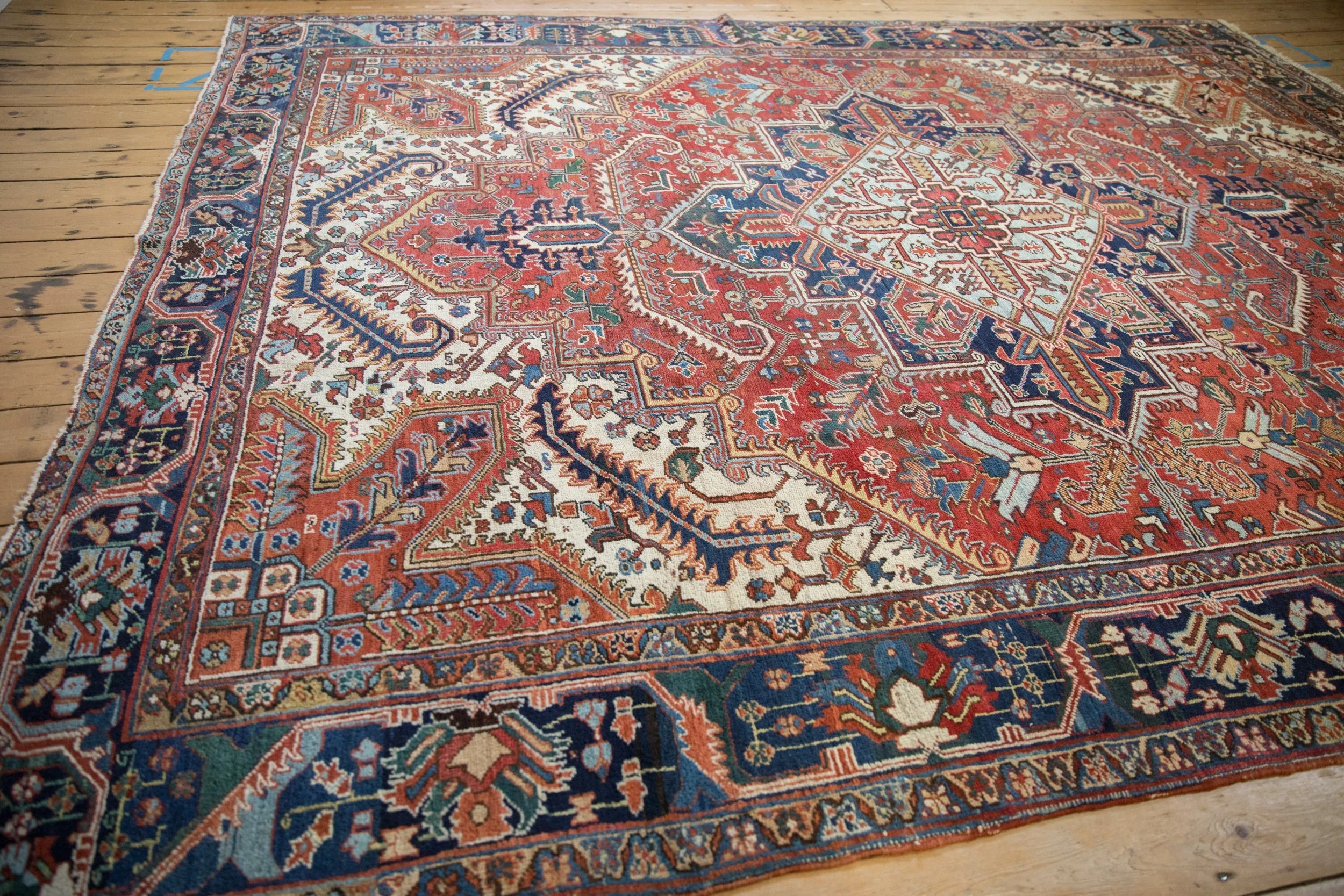 9.5x12 Vintage Heriz Carpet - Image 16