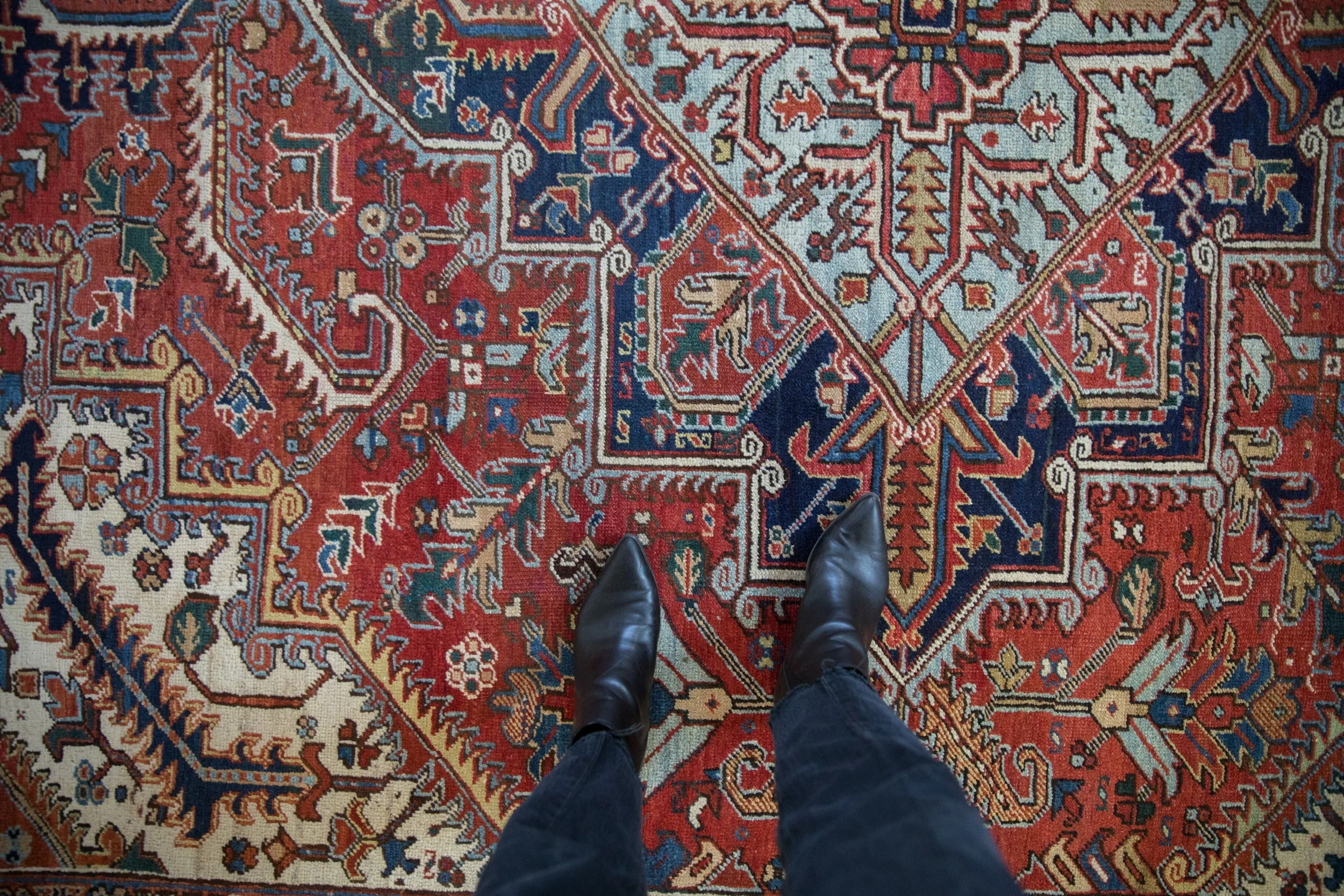 9.5x12 Vintage Heriz Carpet - Image 2