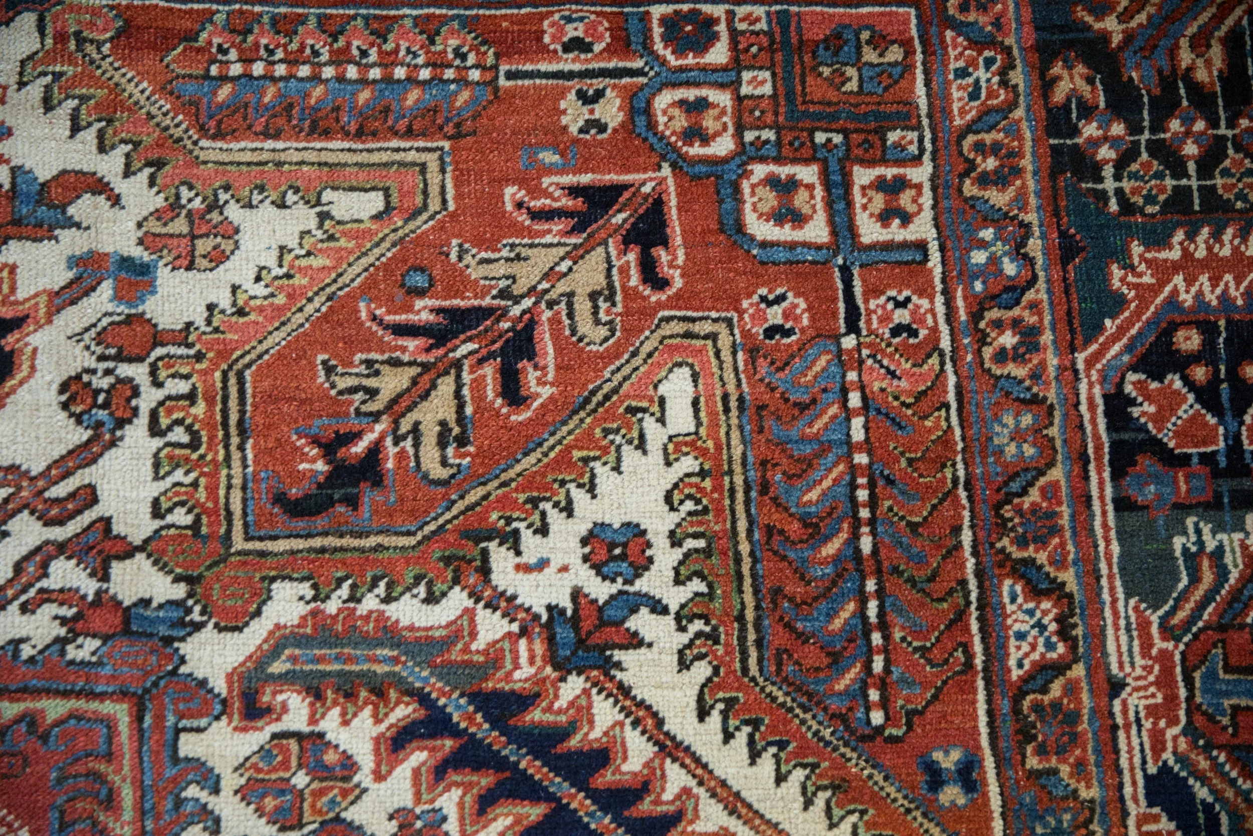 9.5x12 Vintage Heriz Carpet - Image 4