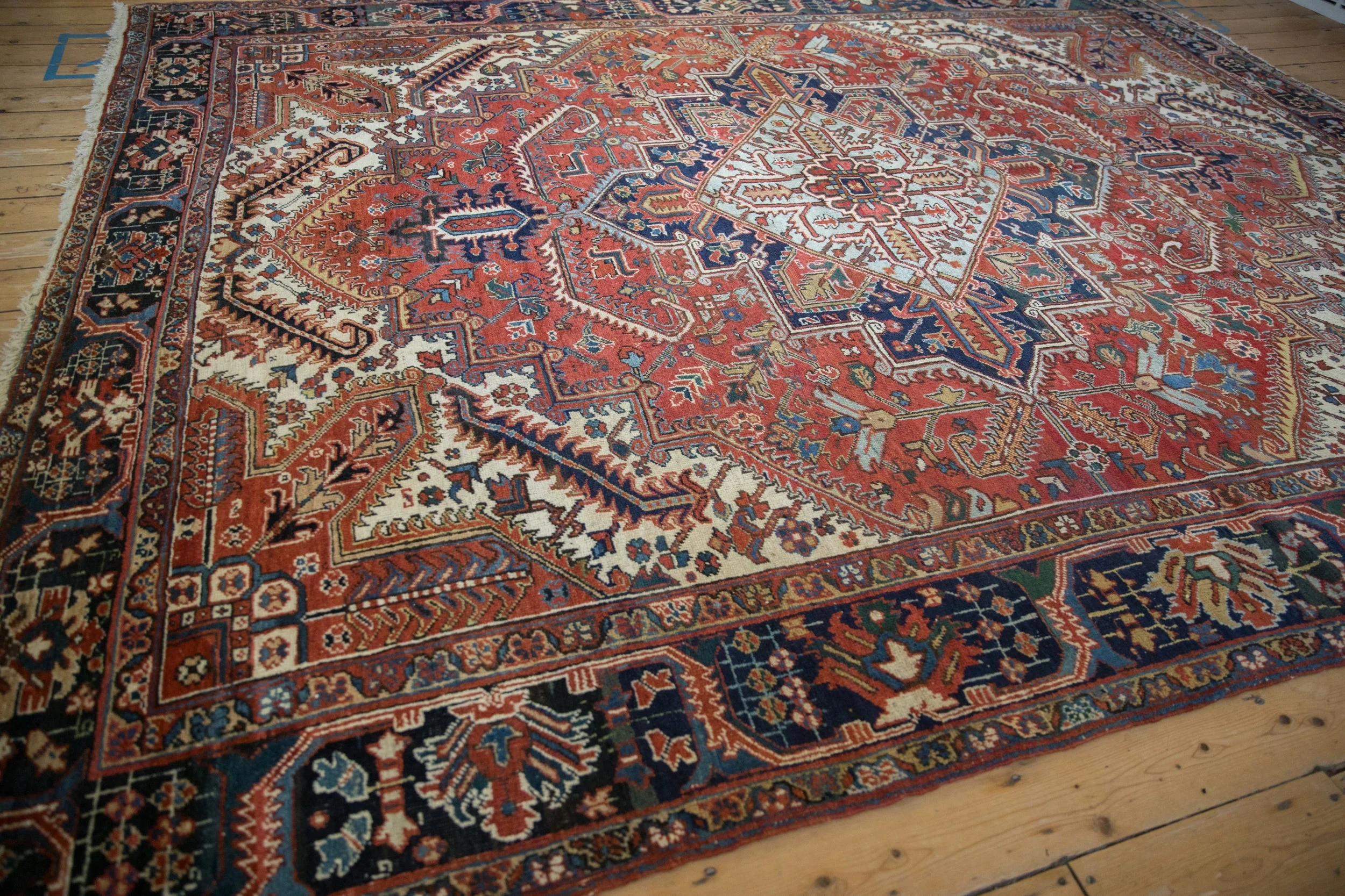 9.5x12 Vintage Heriz Carpet - Image 8