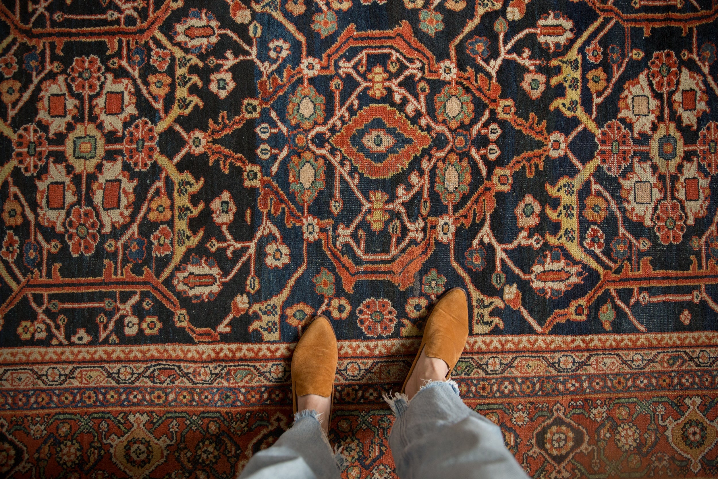 9.5x12 Vintage Mahal Carpet - Image 2
