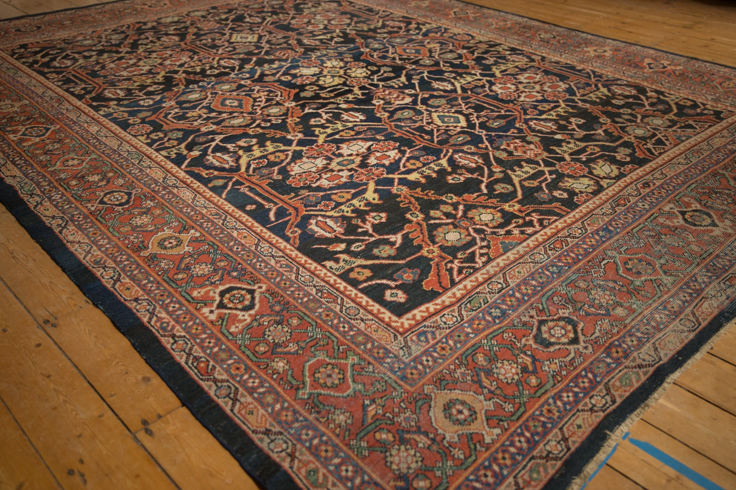 9.5x12 Vintage Mahal Carpet - Image 4