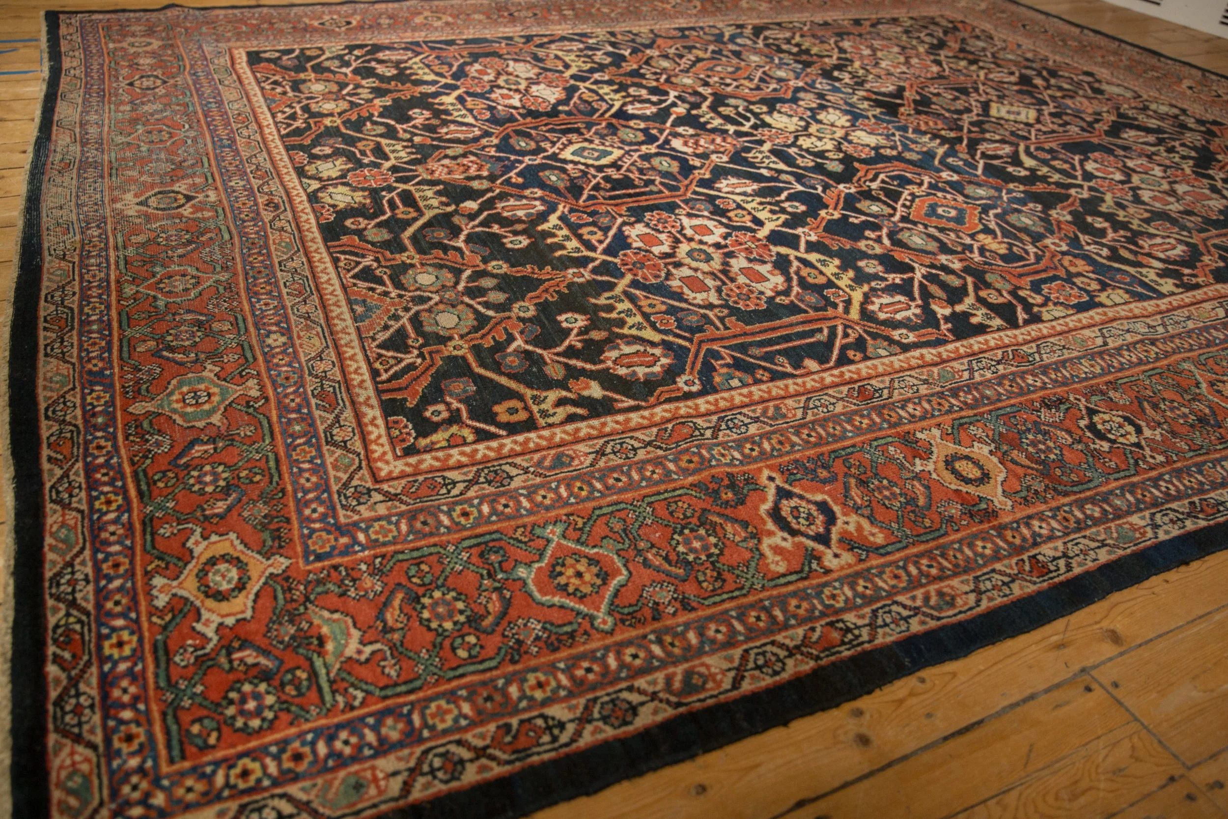 9.5x12 Vintage Mahal Carpet - Image 5