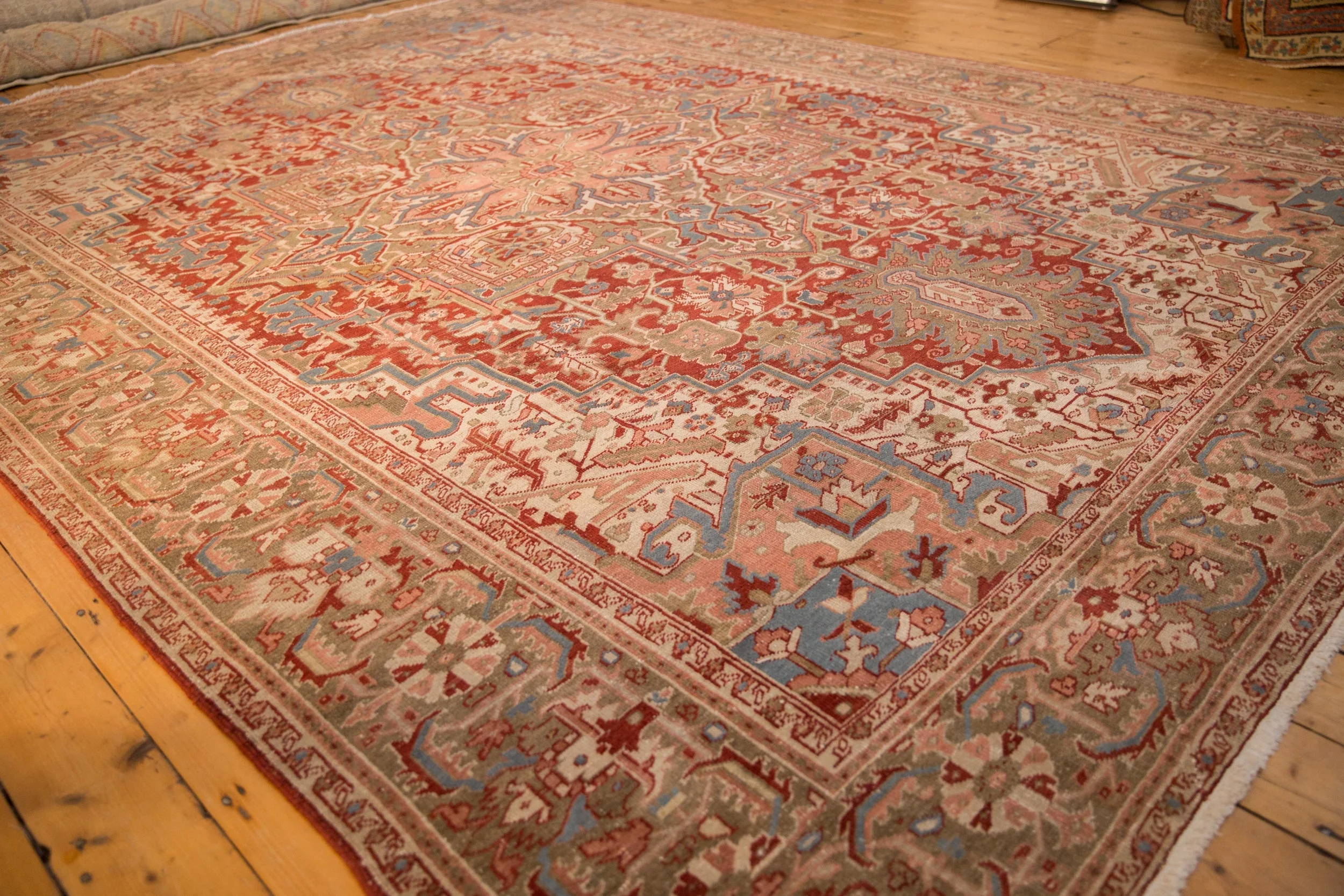 9.5x13 Vintage Distressed Heriz Carpet - Image 4