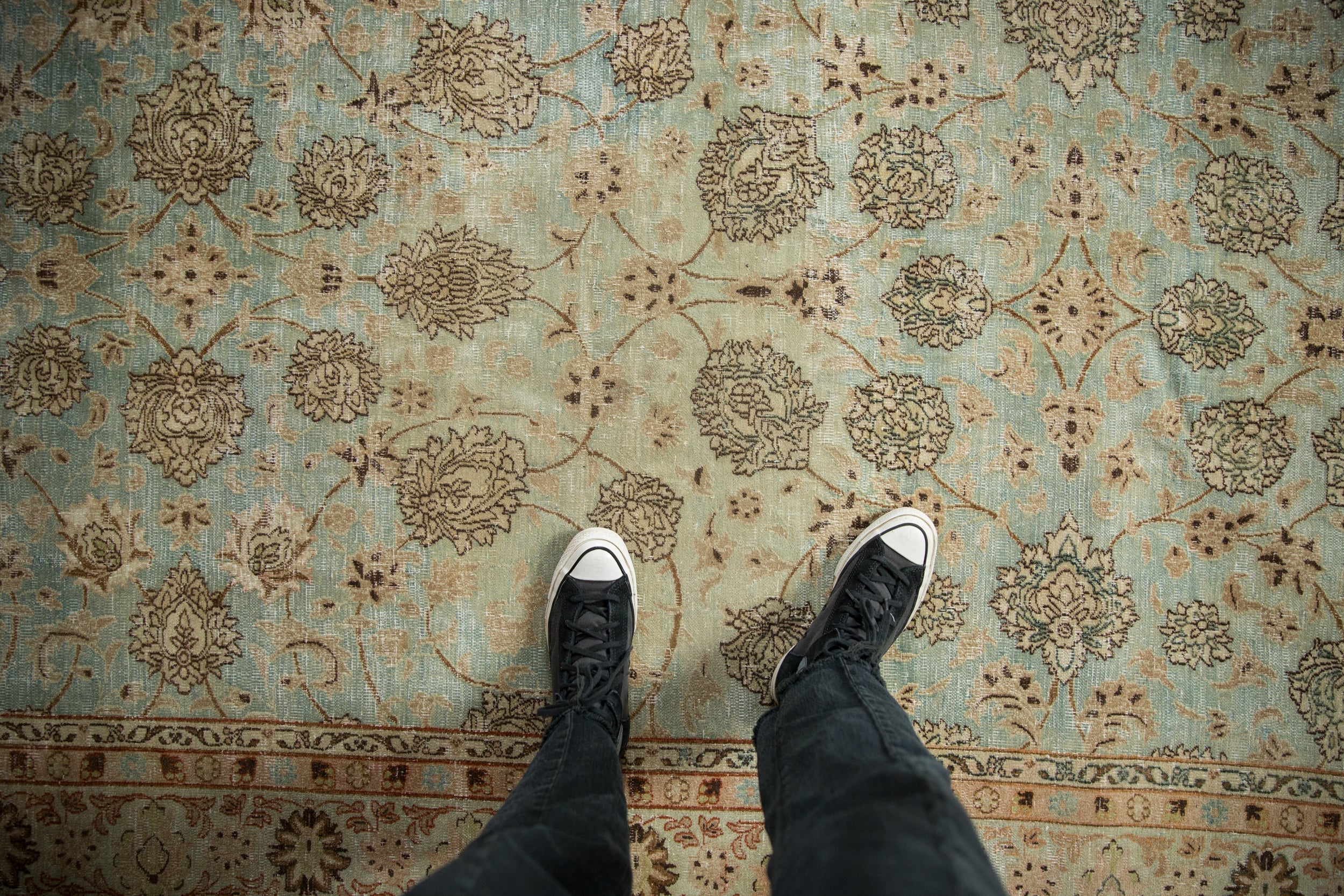 9.5x13 Vintage Distressed Meshed Carpet - Image 2
