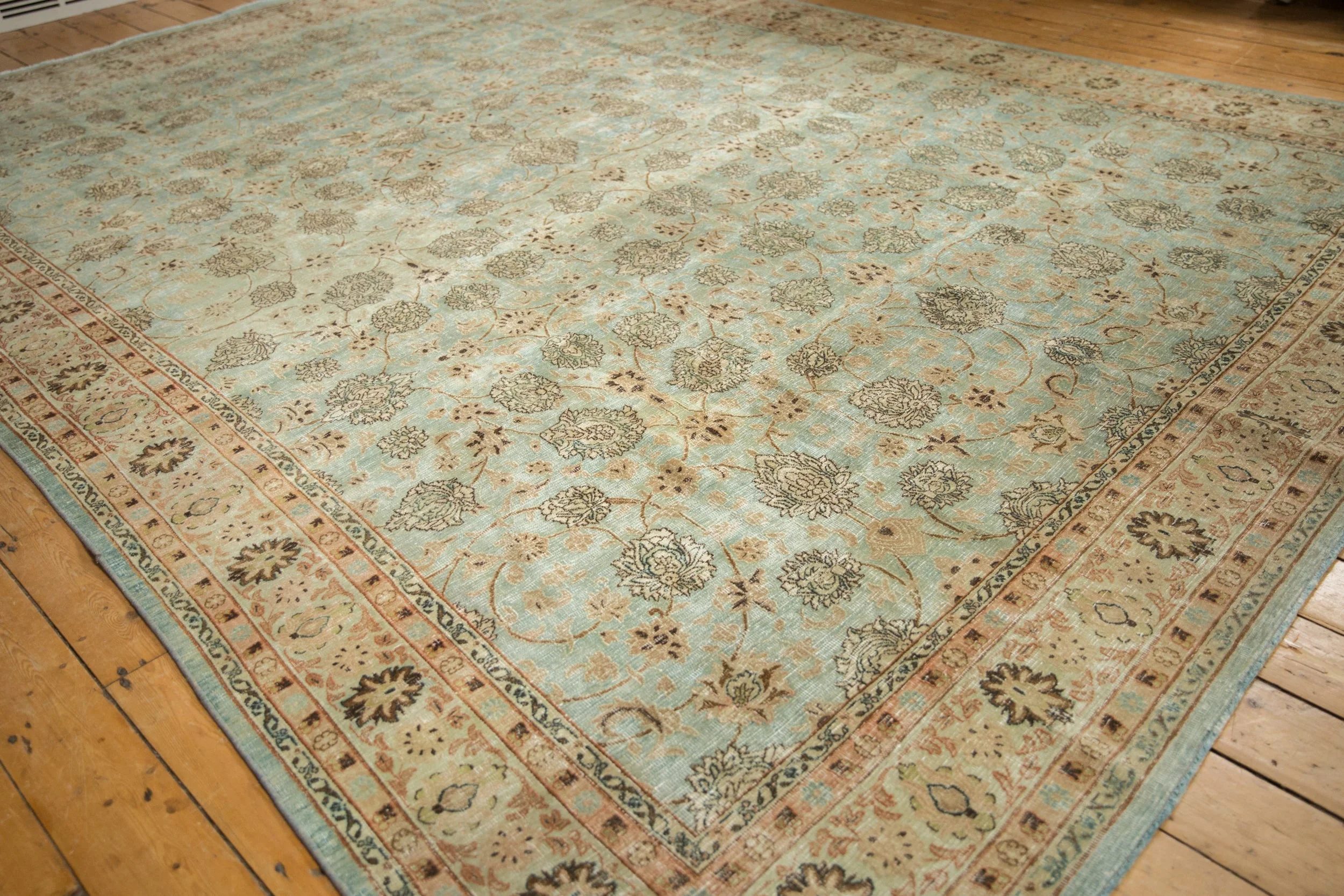 9.5x13 Vintage Distressed Meshed Carpet - Image 3
