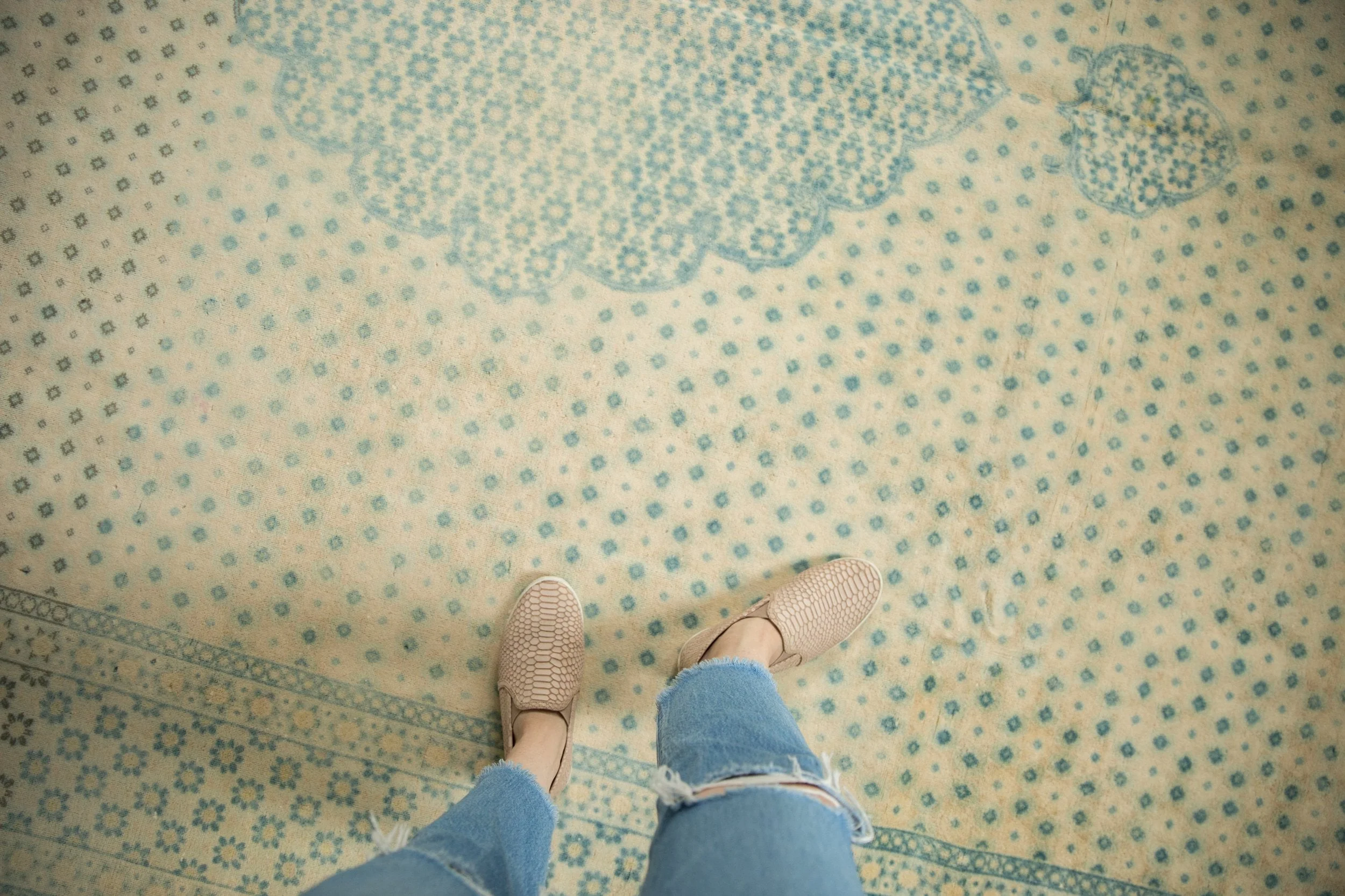 9x11.5 Vintage Distressed Bulgarian Tabriz Design Carpet - Image 2