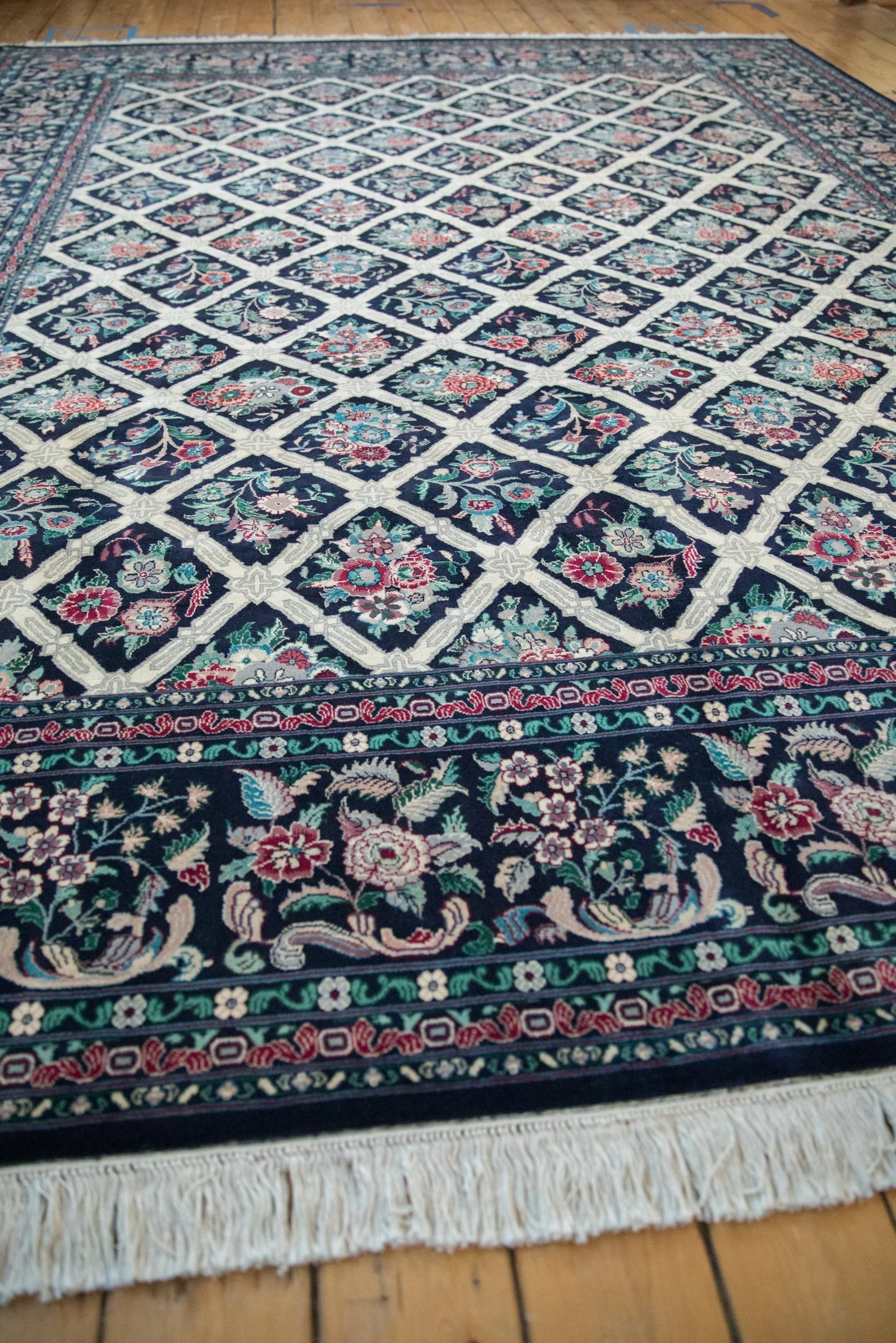 9x11.5 Vintage Pakistani Savonnerie Design Carpet - Image 6